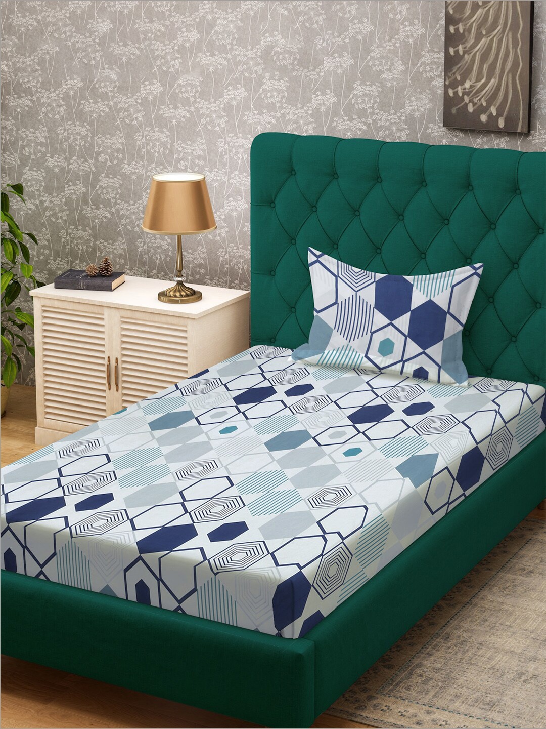 

KLOTTHE Green & White Geometric Printed 300TC Fitted Single Bedsheet With Pillow Cover