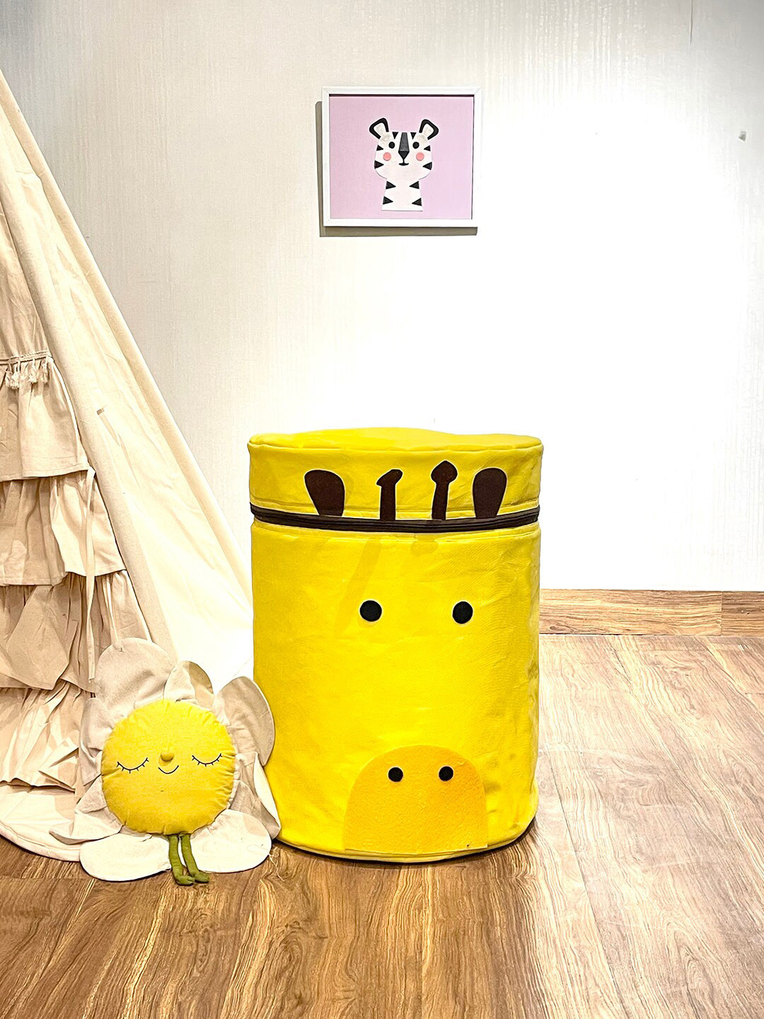 

My Gift Booth Kids Yellow Little Giraffe Soft Reusable Fabric Multi-Utility Organizer