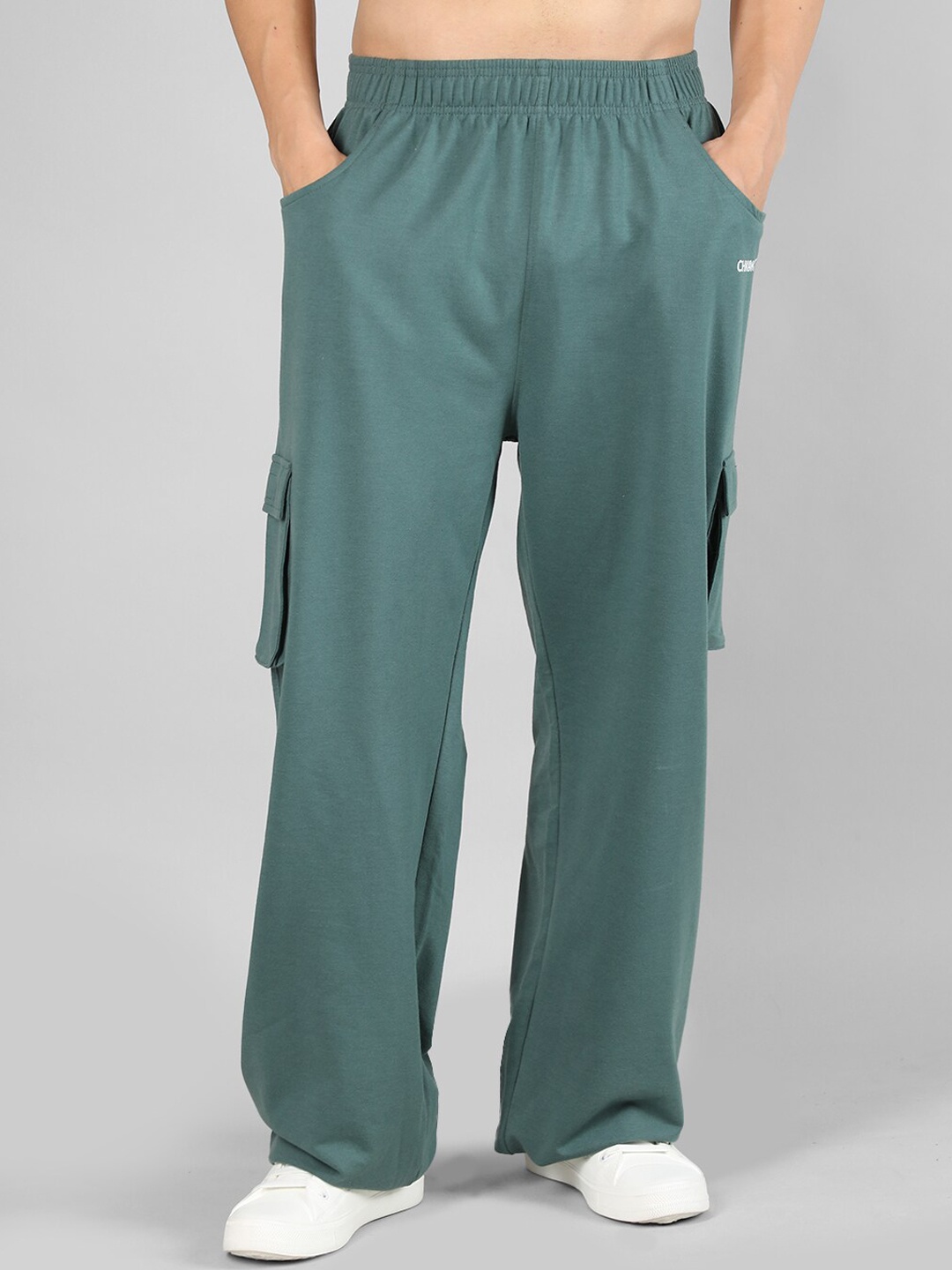

CHKOKKO Men Mid-Rise Relaxed Fit Cargo-Style Track Pants, Green
