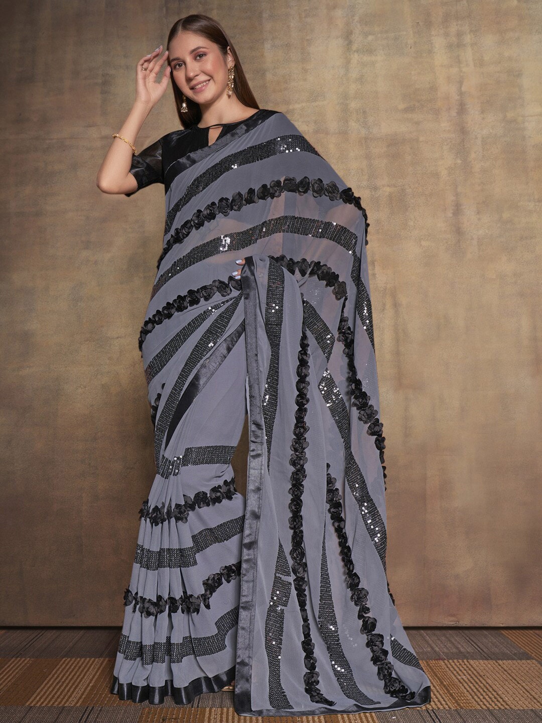 

Atulyam Tex World Embellished Sequinned Saree, Grey