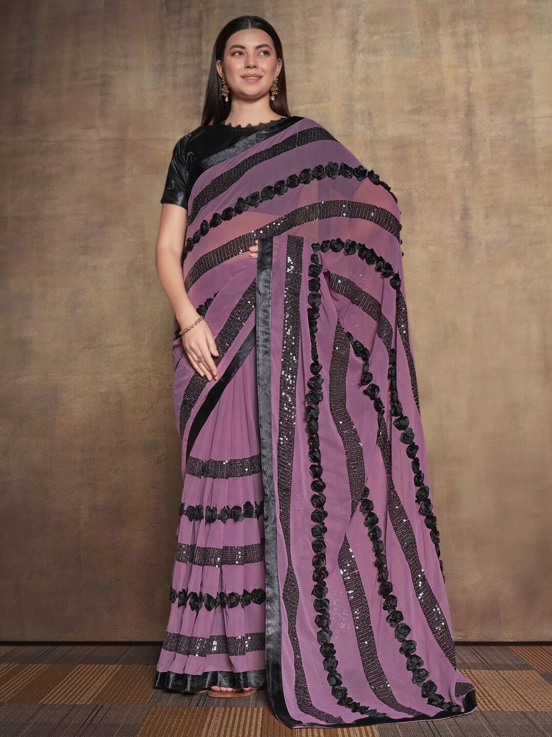 

Atulyam Tex World Embellished Sequinned Saree, Magenta