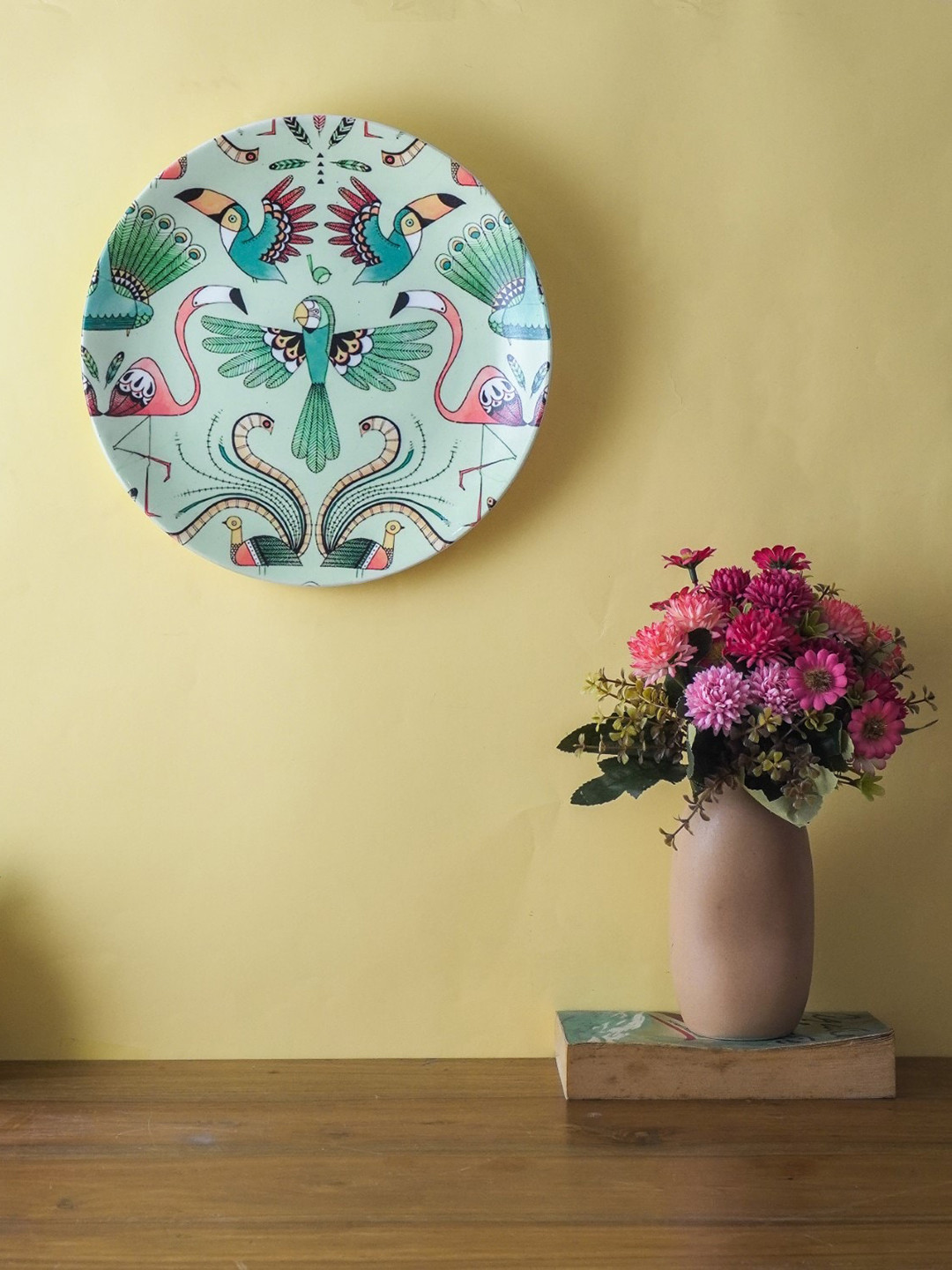 

The Decor Mart White & Green Modern Birds Printed Ceramic Wall Plate