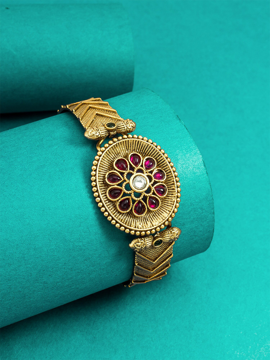 

aadita Women Gold-Plated Kada Bracelet