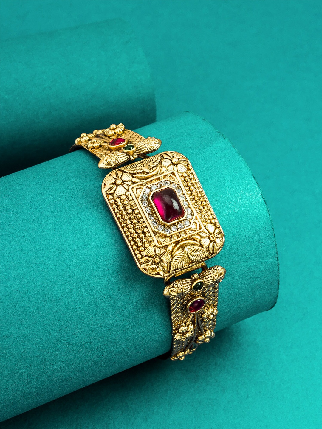 

aadita Women Gold-Plated Kada Bracelet