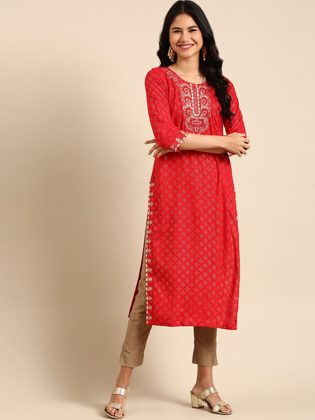 

SHOWOFF Geometric Printed Thread Work Kurta, Red