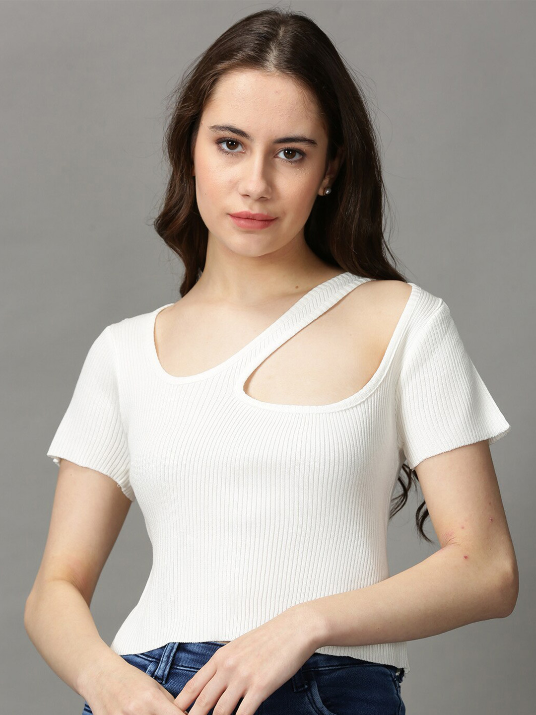 

SHOWOFF Cut Out Short Sleeve Fitted Crop Top, White