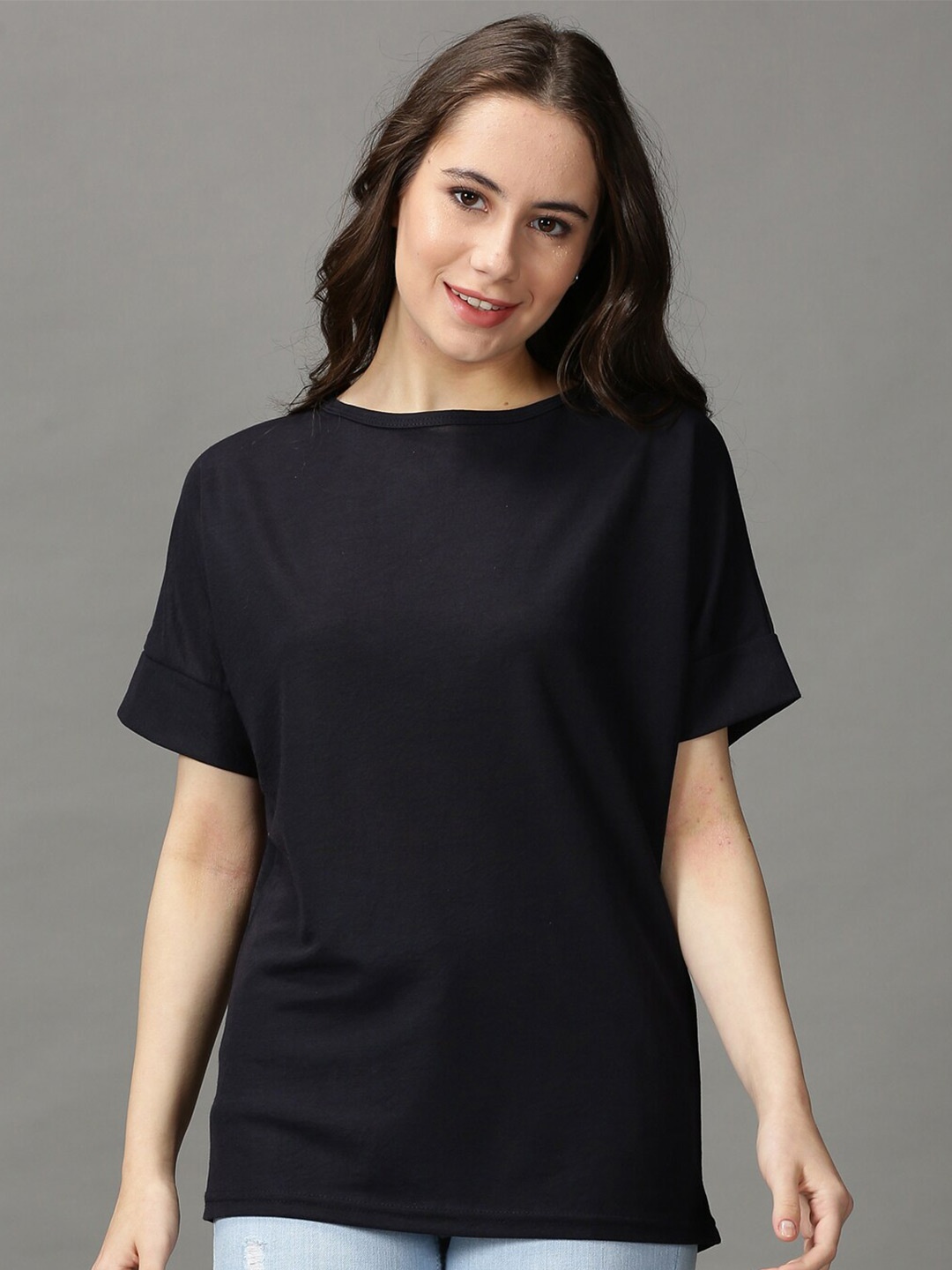 

SHOWOFF Extended Sleeves Round Neck Cotton T-shirt, Black