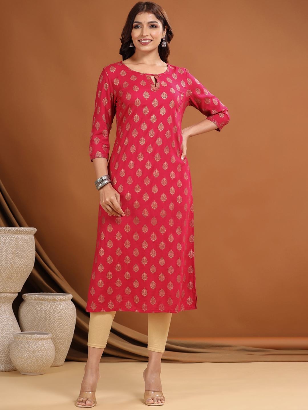 

The Kurta Express Ethnic Motifs Printed Thread Work Keyhole Neck Cotton Kurtas, Red