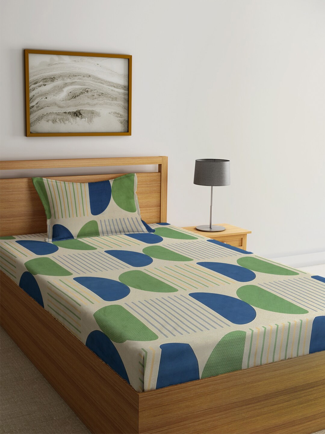 

KLOTTHE Beige & Blue Geometric Printed 300TC Single Bedsheet With Pillow Cover