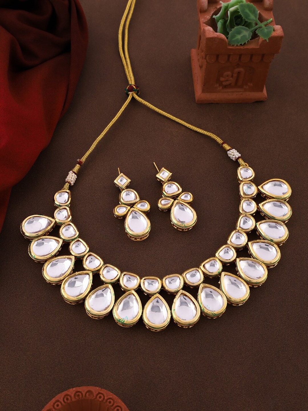 

ROFARWORD Gold-Plated Stone-Studded Jewellery Set