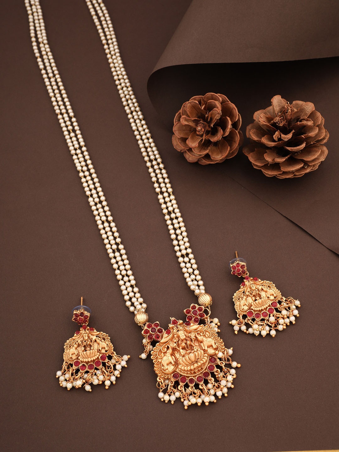 

ROFARWORD Gold-Plated Stone-Studded & Beaded Long Jewellery Set