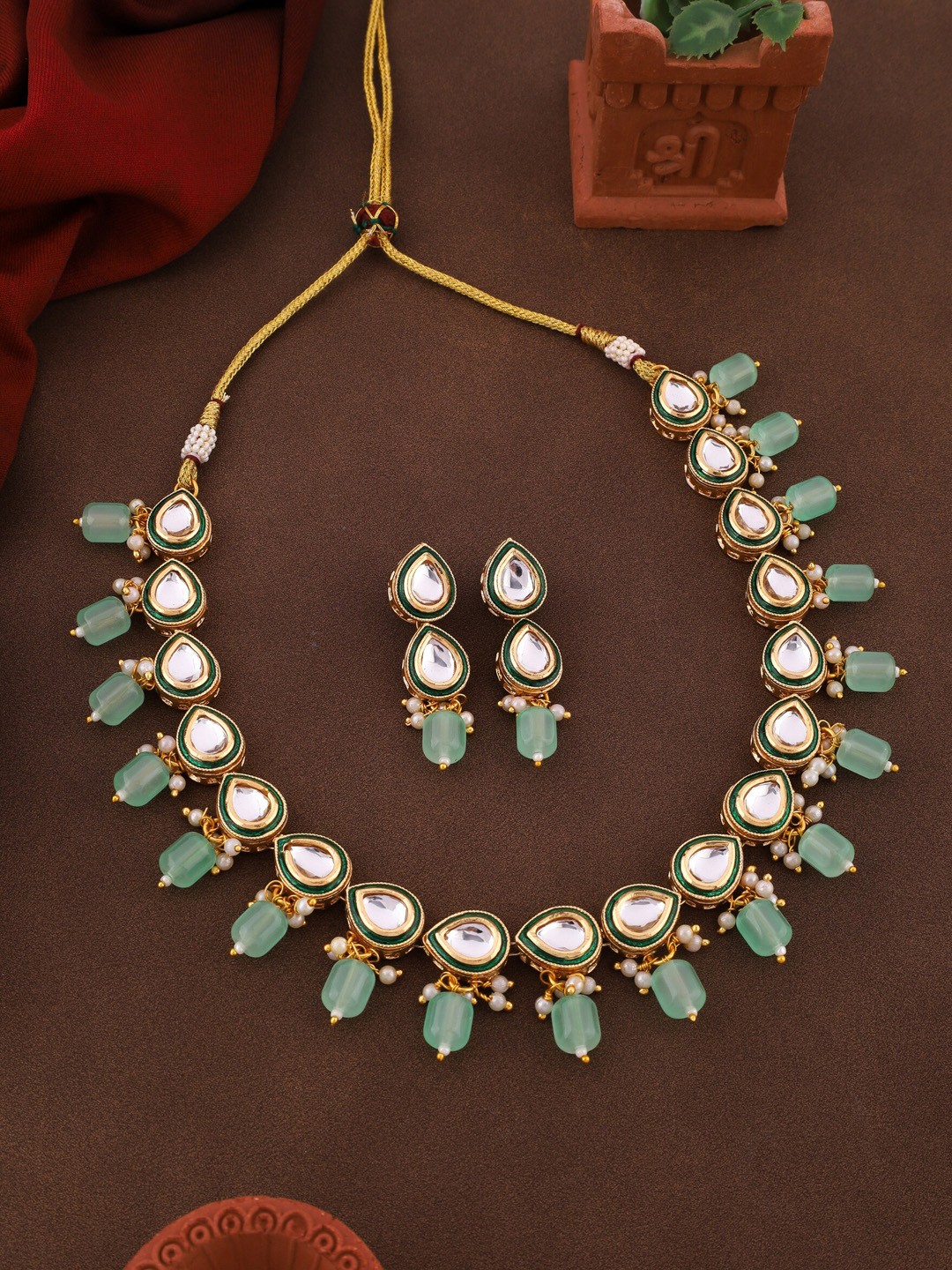 

ROFARWORD Gold-Plated Stone-Studded and Beaded Jewellery Set