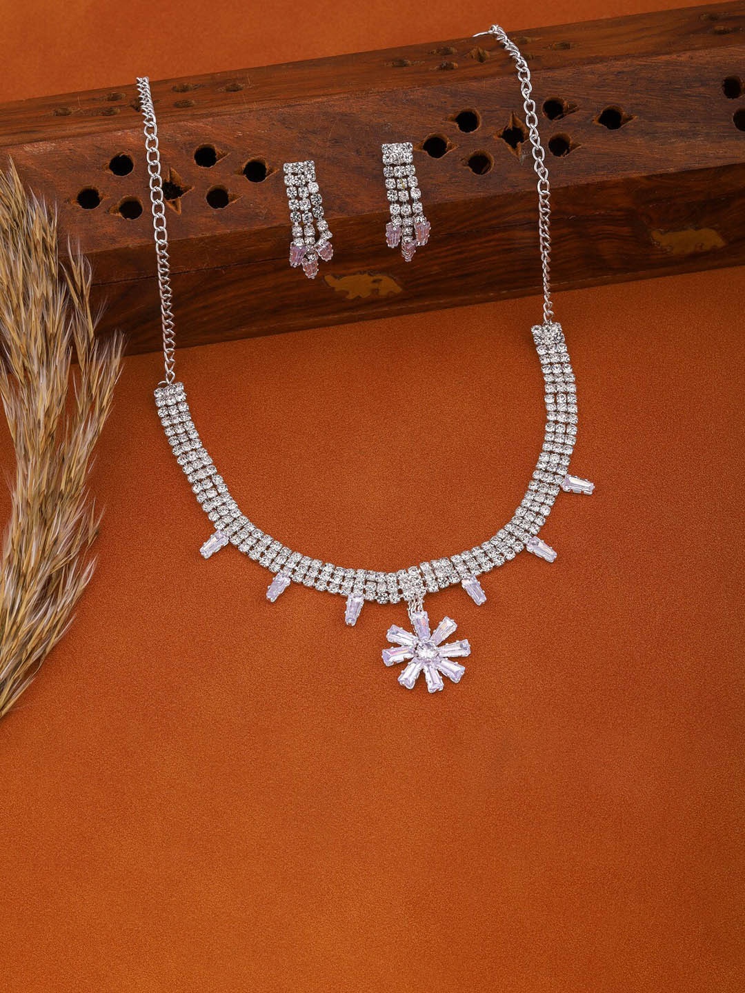 

ROFARWORD Silver-Plated Stone-Studded & Beaded Jewellery Set