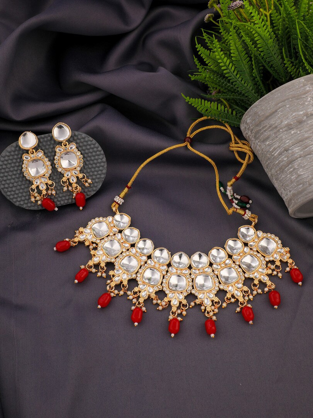 

ROFARWORD Gold-Plated Stone-Studded & Beaded Jewellery Set