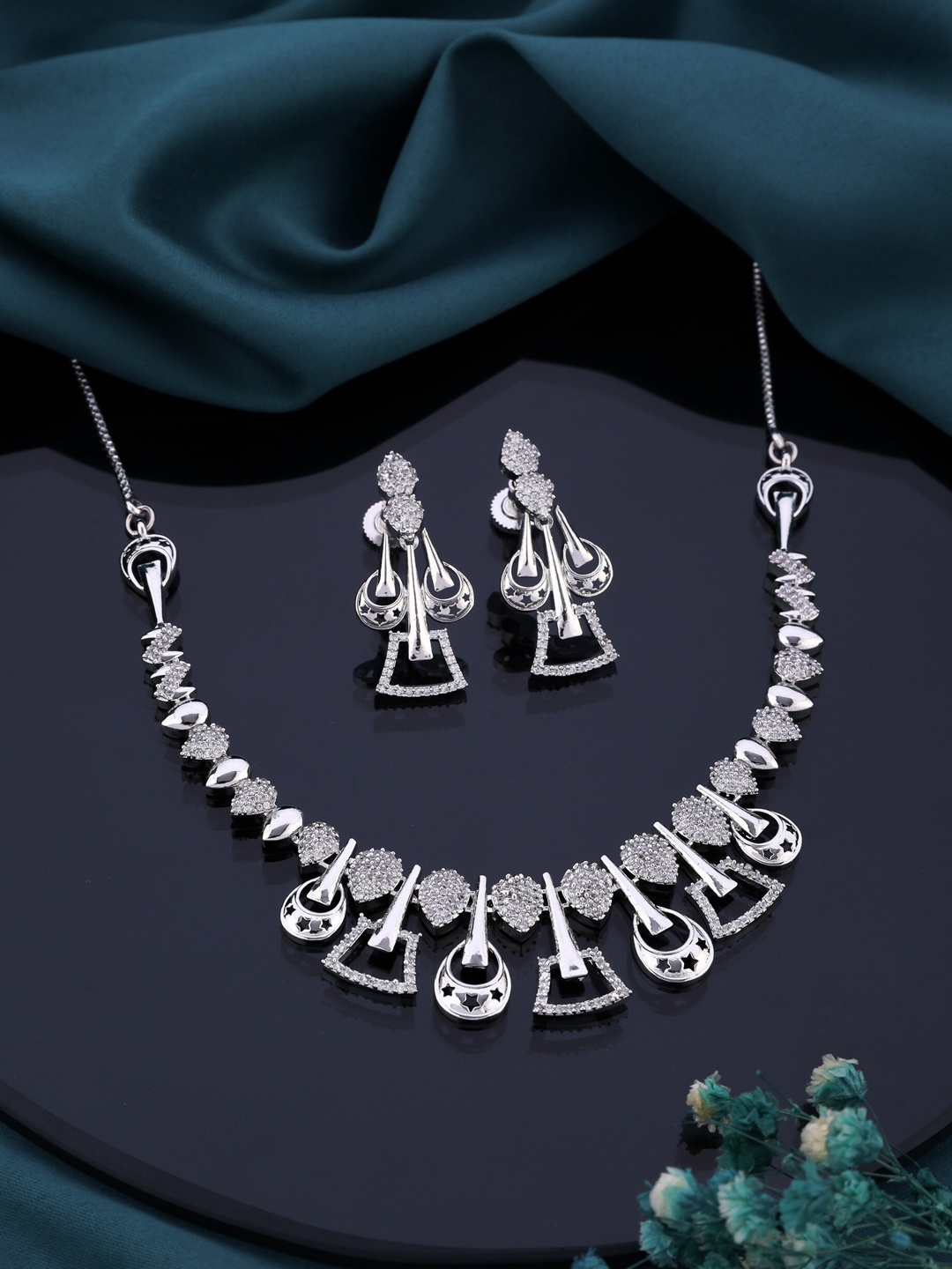 

ROFARWORD Silver-Plated Stone-Studded & Beaded Jewellery Set