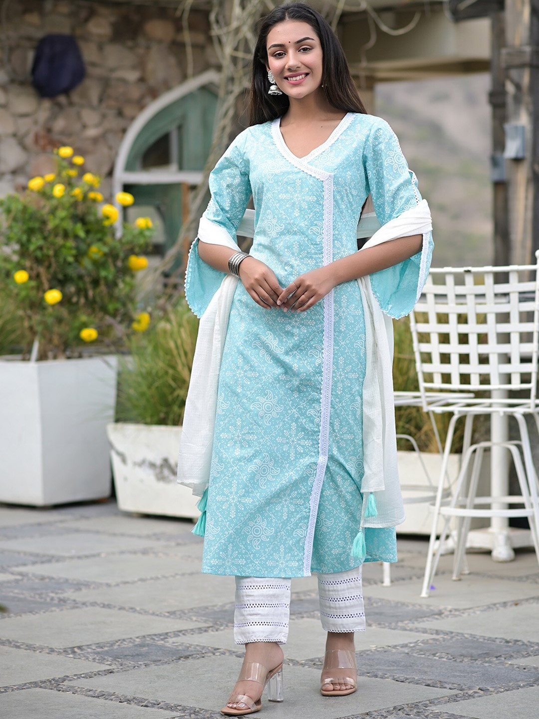 

Hatheli Curved Slit Sleeves Ethnic Motifs Printed A-Line Cotton Kurta, Blue