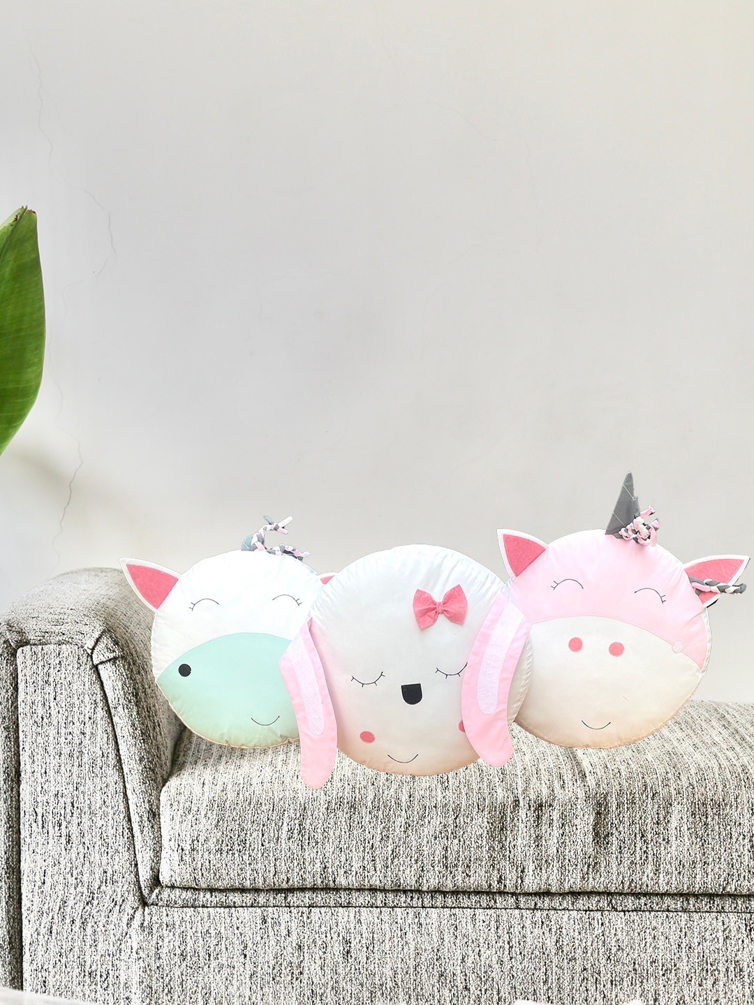 

My Gift Booth Kids Pink & White 3 Pieces Round Shape Cotton Pre-Filled Cushions