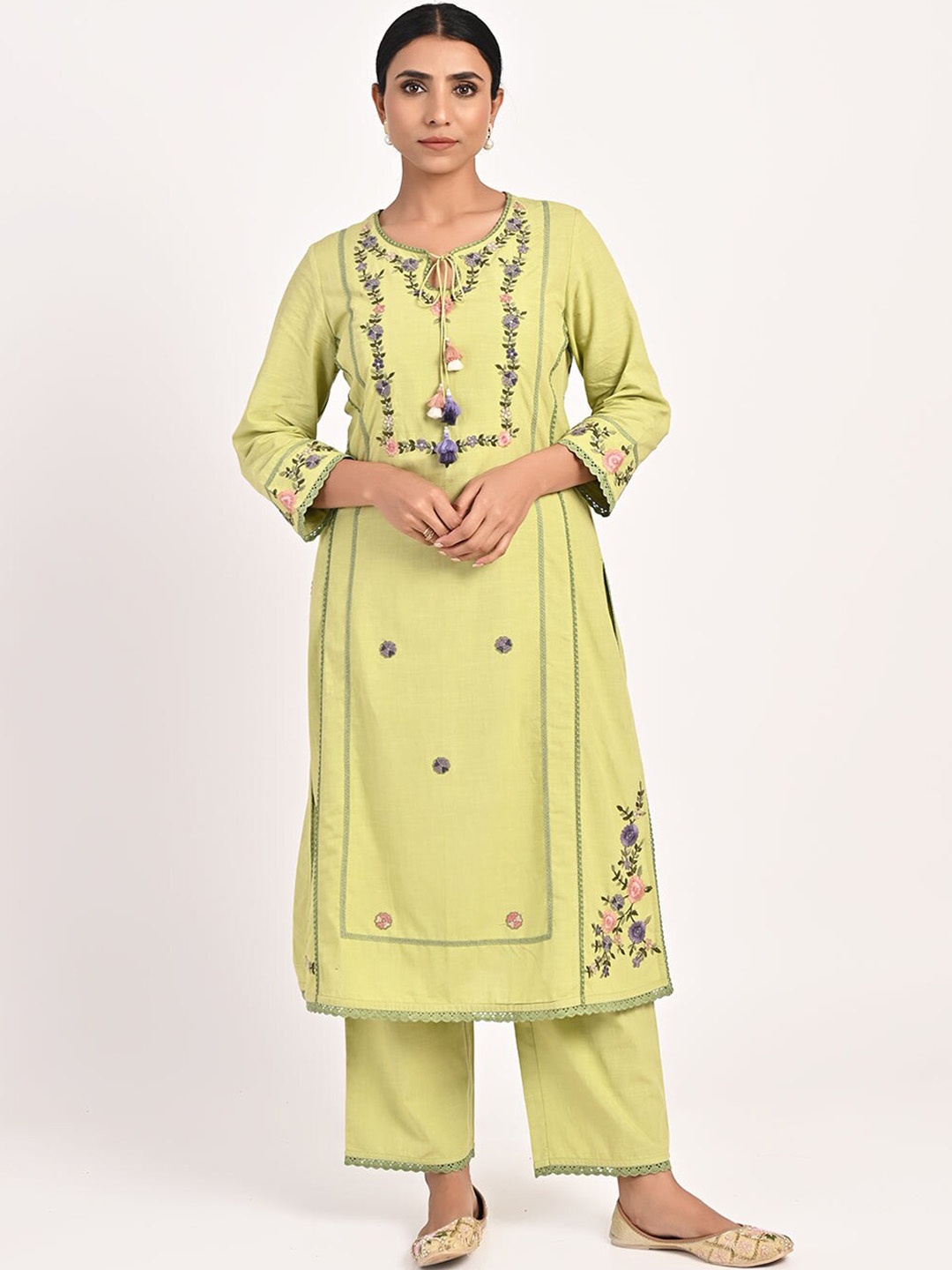 

Lakshita Floral Embroidered Tie Up Neck Sequinned Pure Cotton Kurta With Trousers, Green
