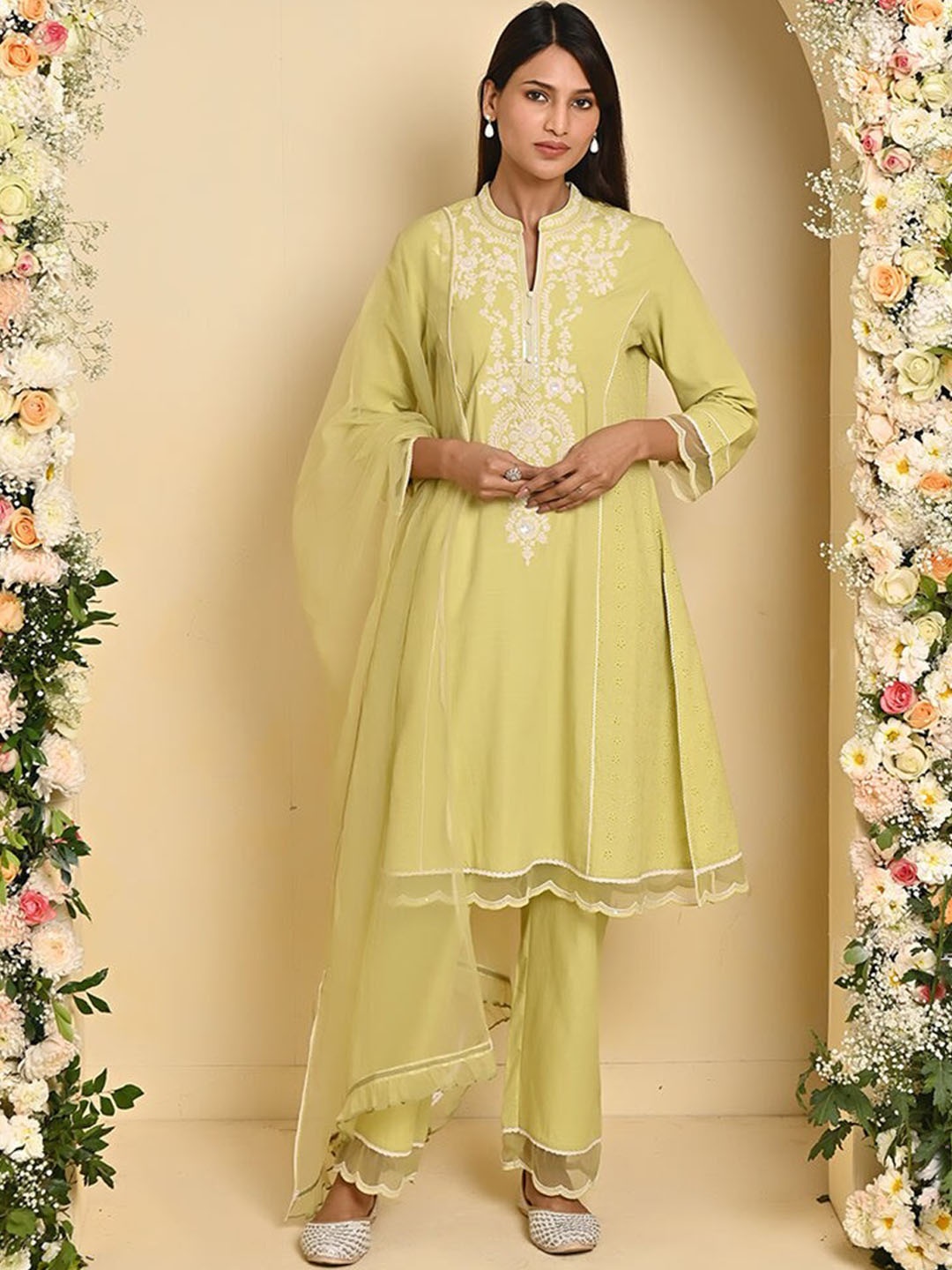 

Lakshita Floral Embroidered Sequinned Pure Cotton Kurta With Trousers, Green