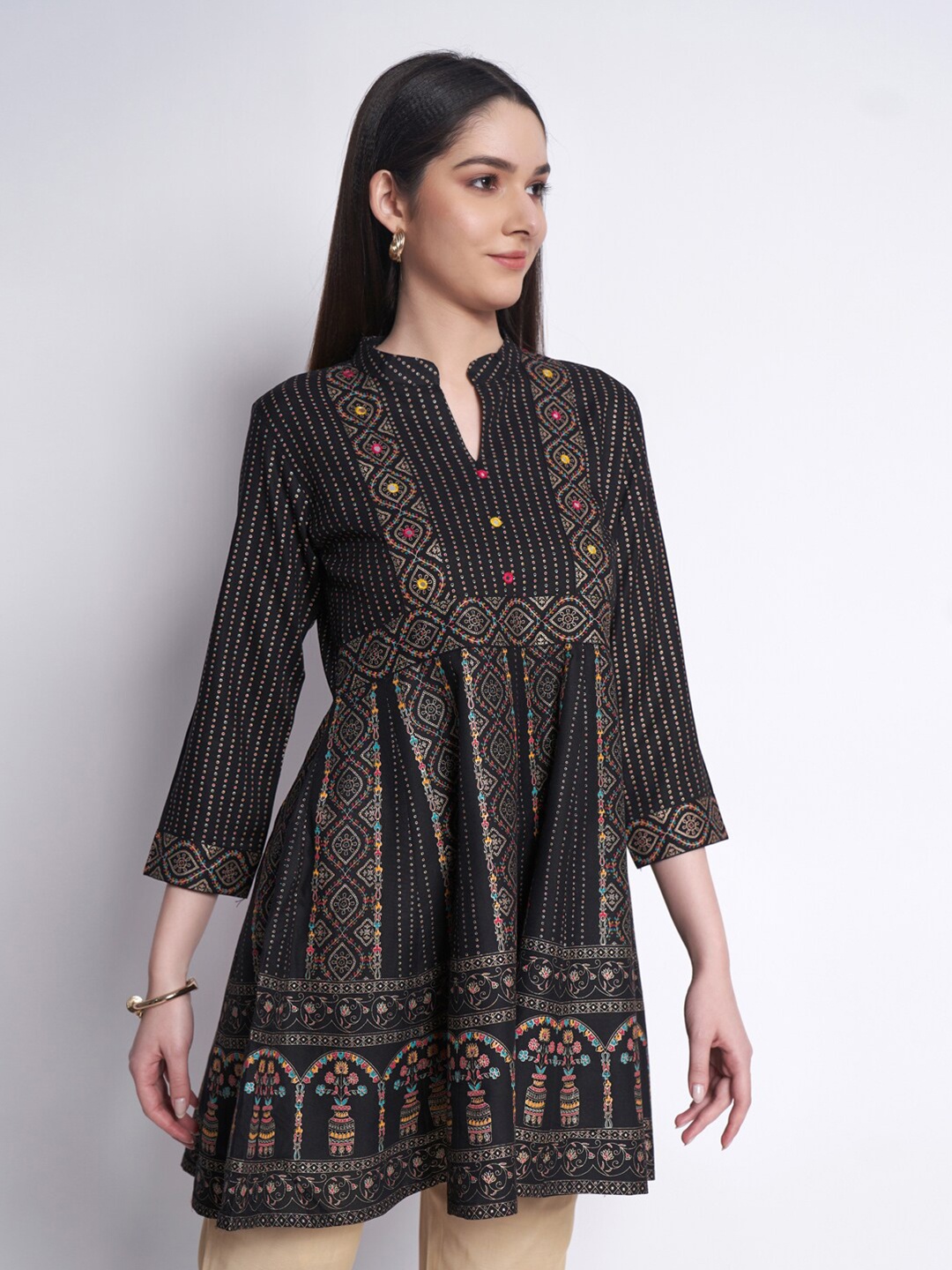 

DressBerry Black & Beige Ethnic Printed Threak Work Mandarin Collar Kurti