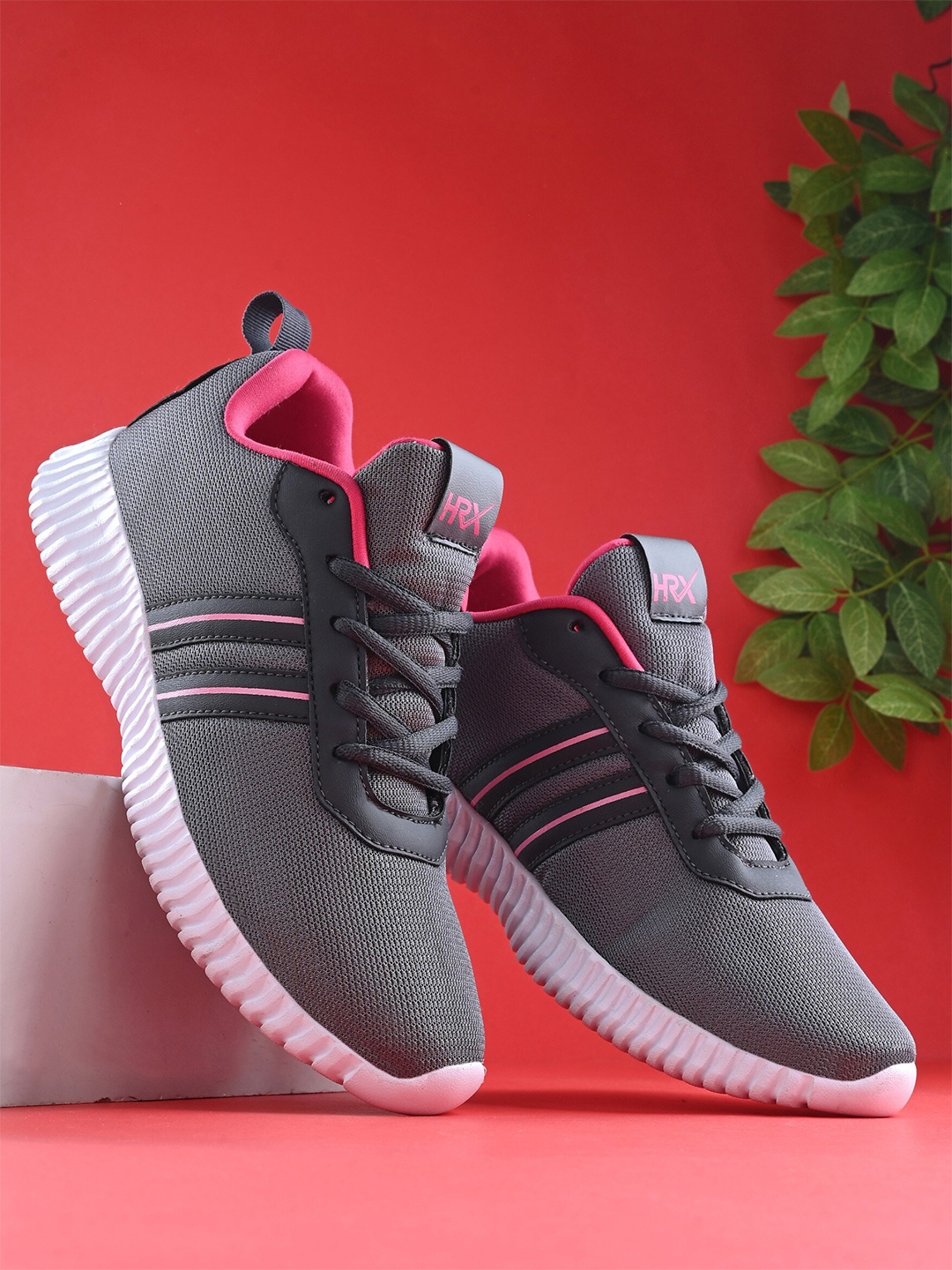 

HRX by Hrithik Roshan Women Grey & White Mesh Memory Foam Non-Marking Walking Shoes