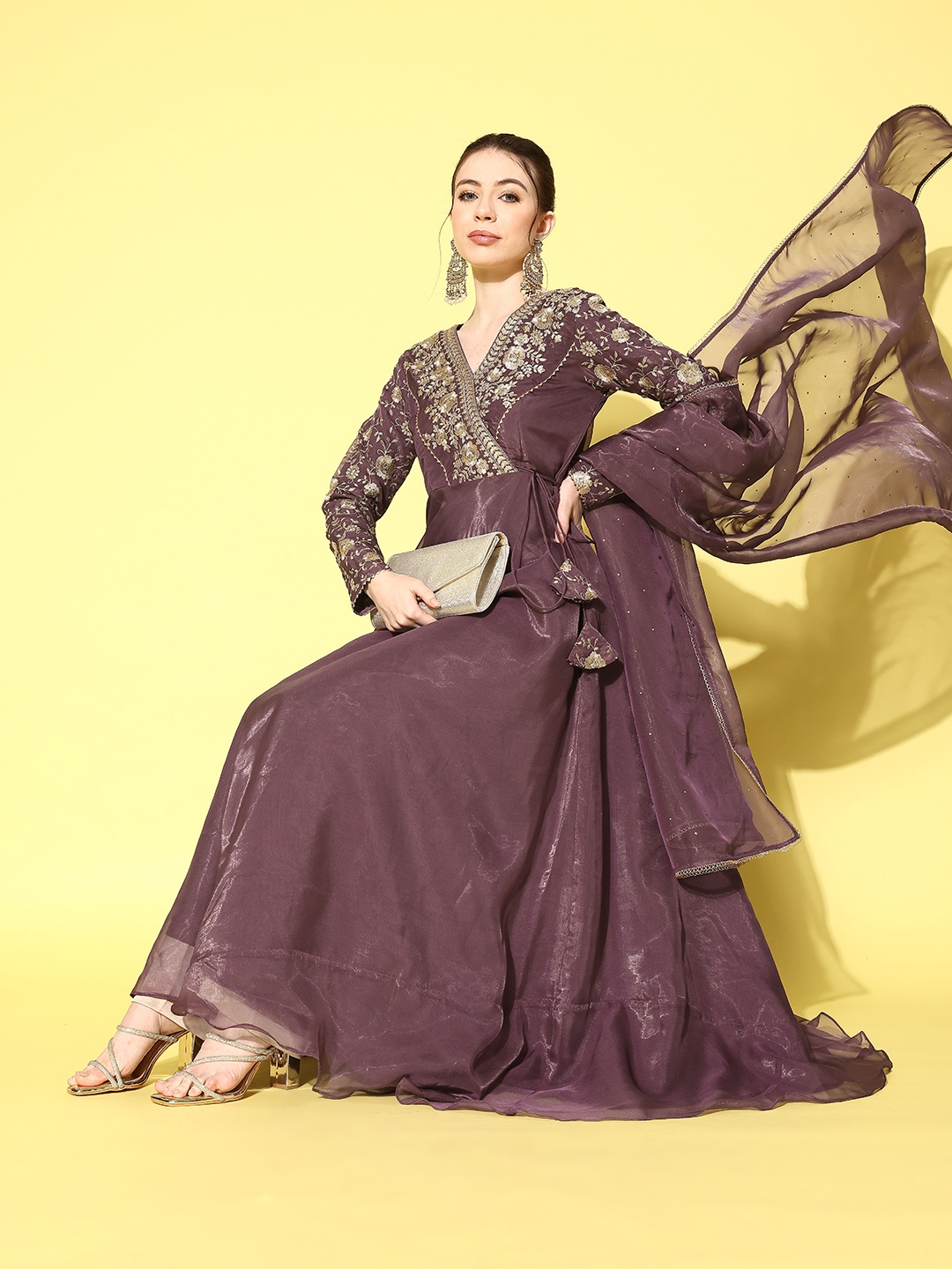 

Inddus Women Floral Embroidered Kurta with Dupatta, Mauve