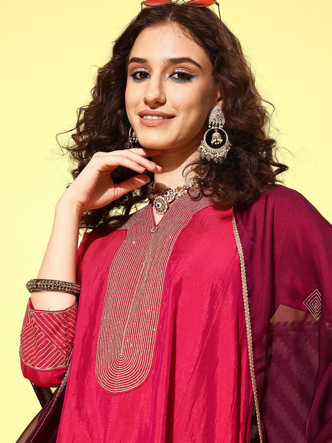 

Inddus Women Yoke Design Regular Kurta with Trousers & With Dupatta, Red