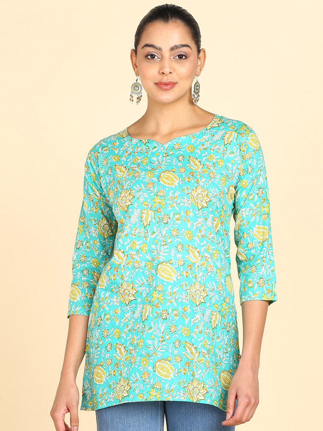 

VAHSON Floral Printed Pure Cotton Kurti, Green