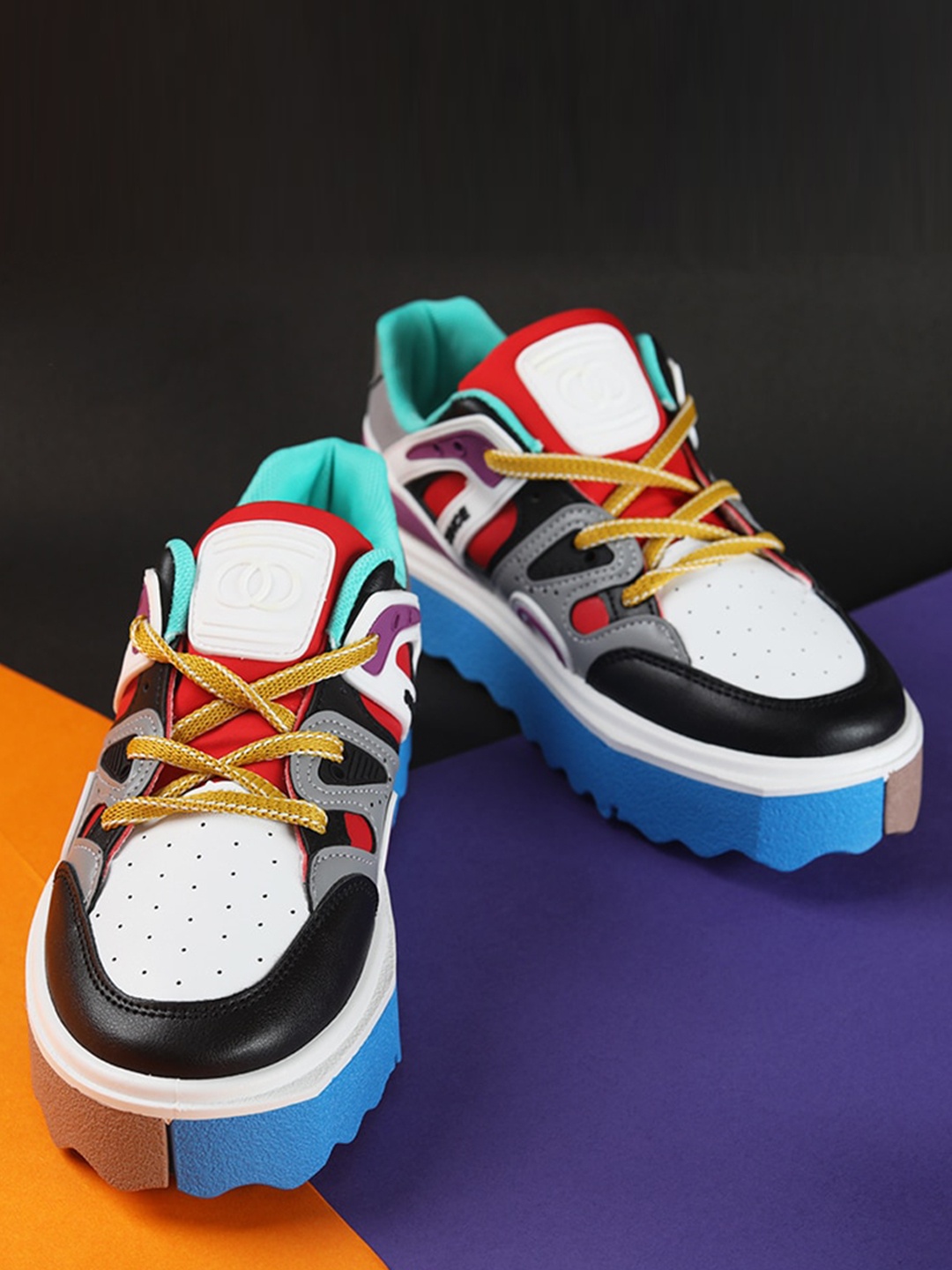 

THE WHITE POLE Women Colourblocked Lightweight & Memory Foam Insole Basics Sneakers