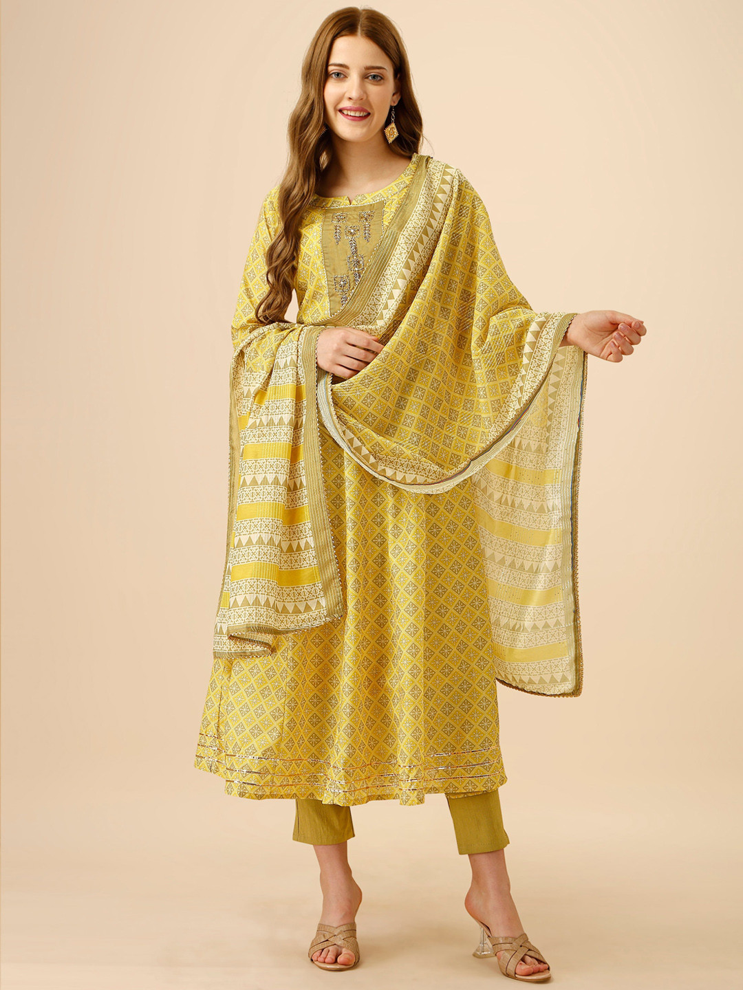 

heemara Women Green Ethnic Motifs Printed Panelled Gotta Patti Kurta with Trousers & With Dupatta