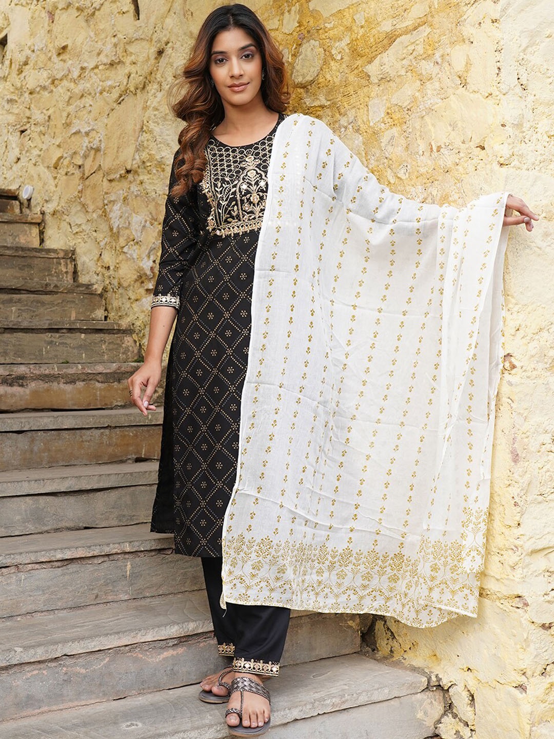 

KALINI Bandhani Printed Regular Thread Work Kurta with Trousers & With Dupatta, Black