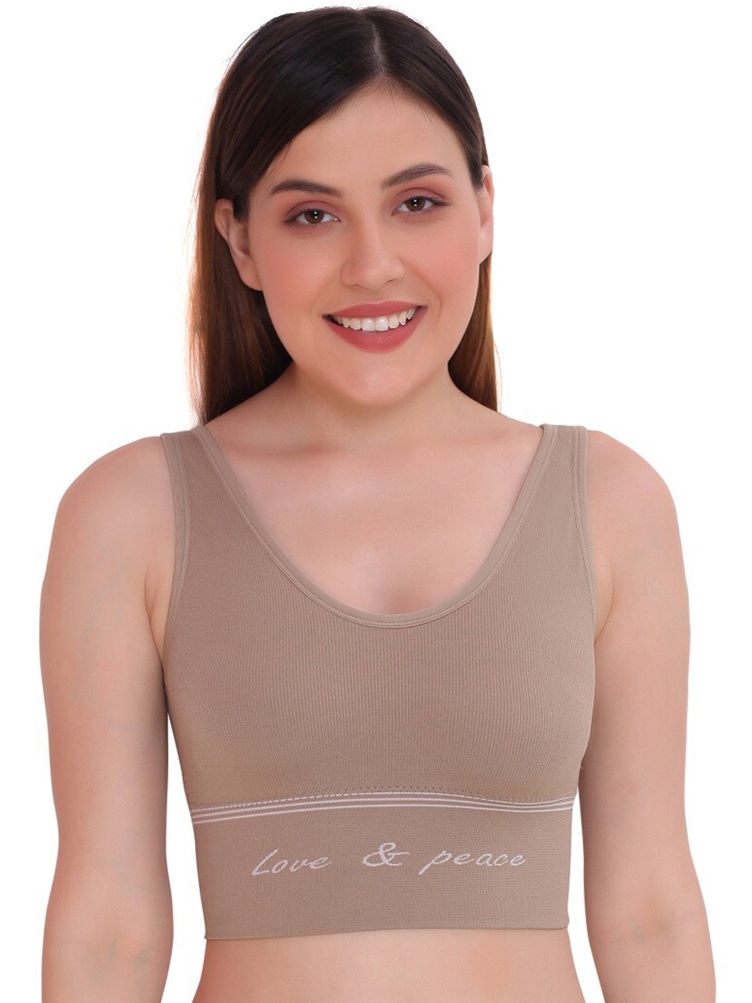 

PLUMBURY Full Coverage Lightly Padded Seamless Rapid Dry Sports Bra, Beige