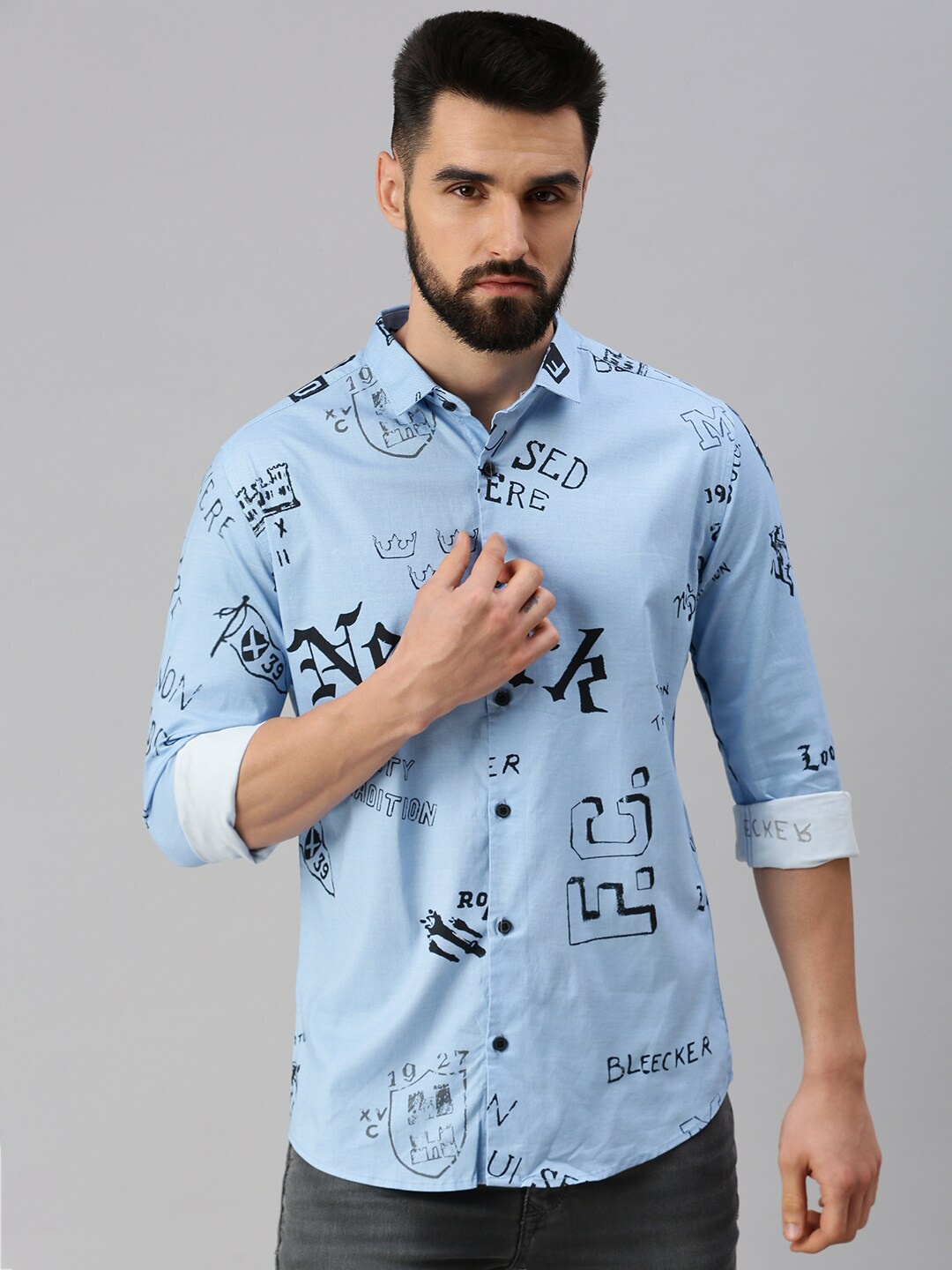 

SHOWOFF Men Blue Comfort Typography Printed Casual Shirt