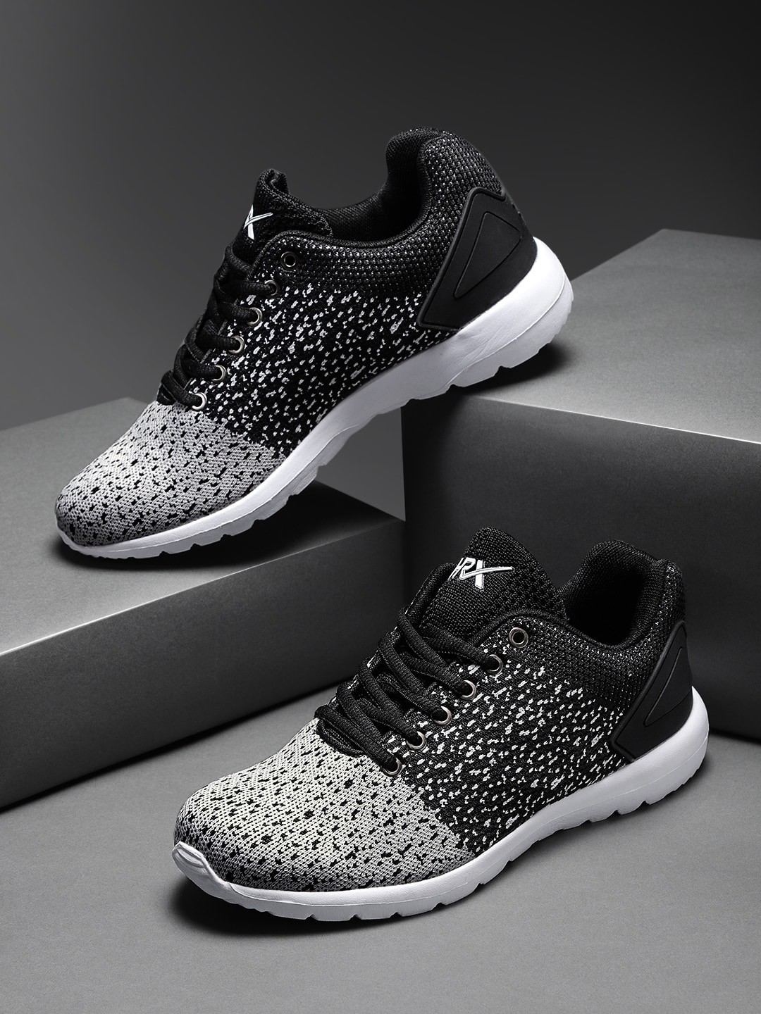 

HRX by Hrithik Roshan Men Grey & Black Colourblocked City Walk Sneakers