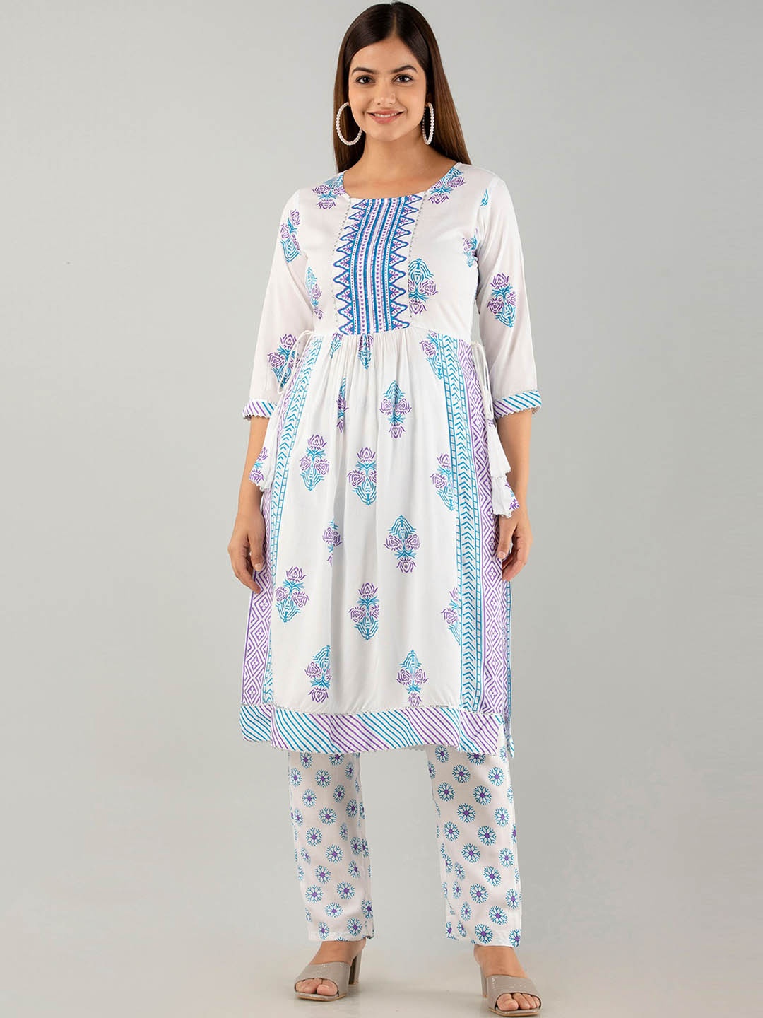 

OMASK Floral Printed Gotta Patti Pleated Kurta with Pyjamas, White