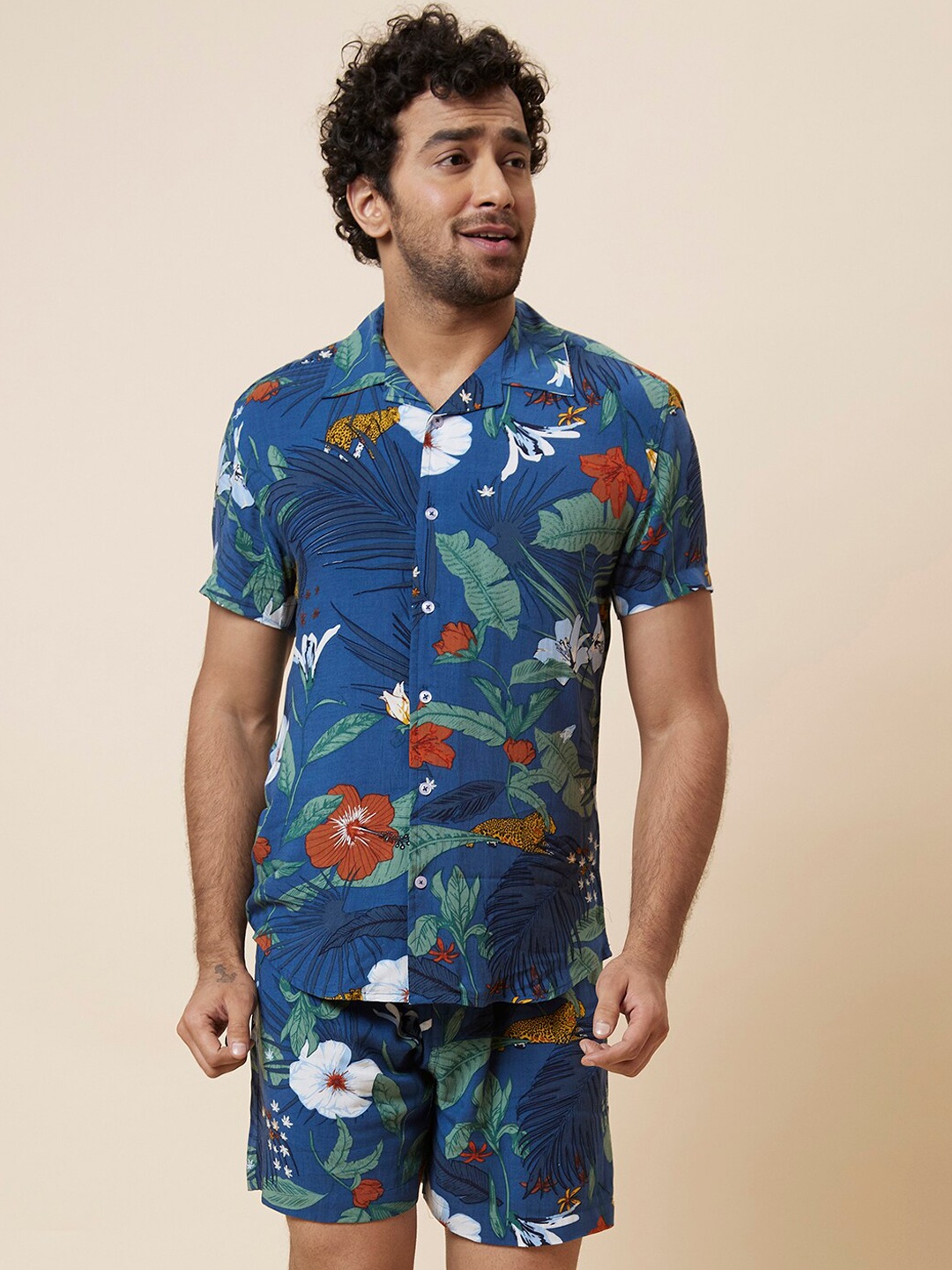

Globus Blue & Green Printed Shirt With Shorts