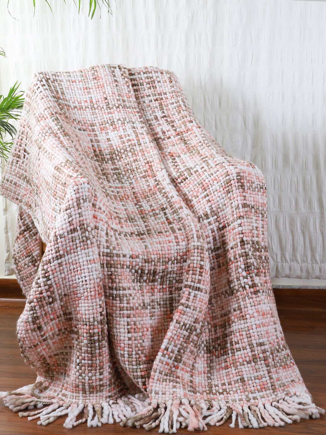 

Jamio Firati Off White & Brown Self-Designed Acrylic Throws, Pink