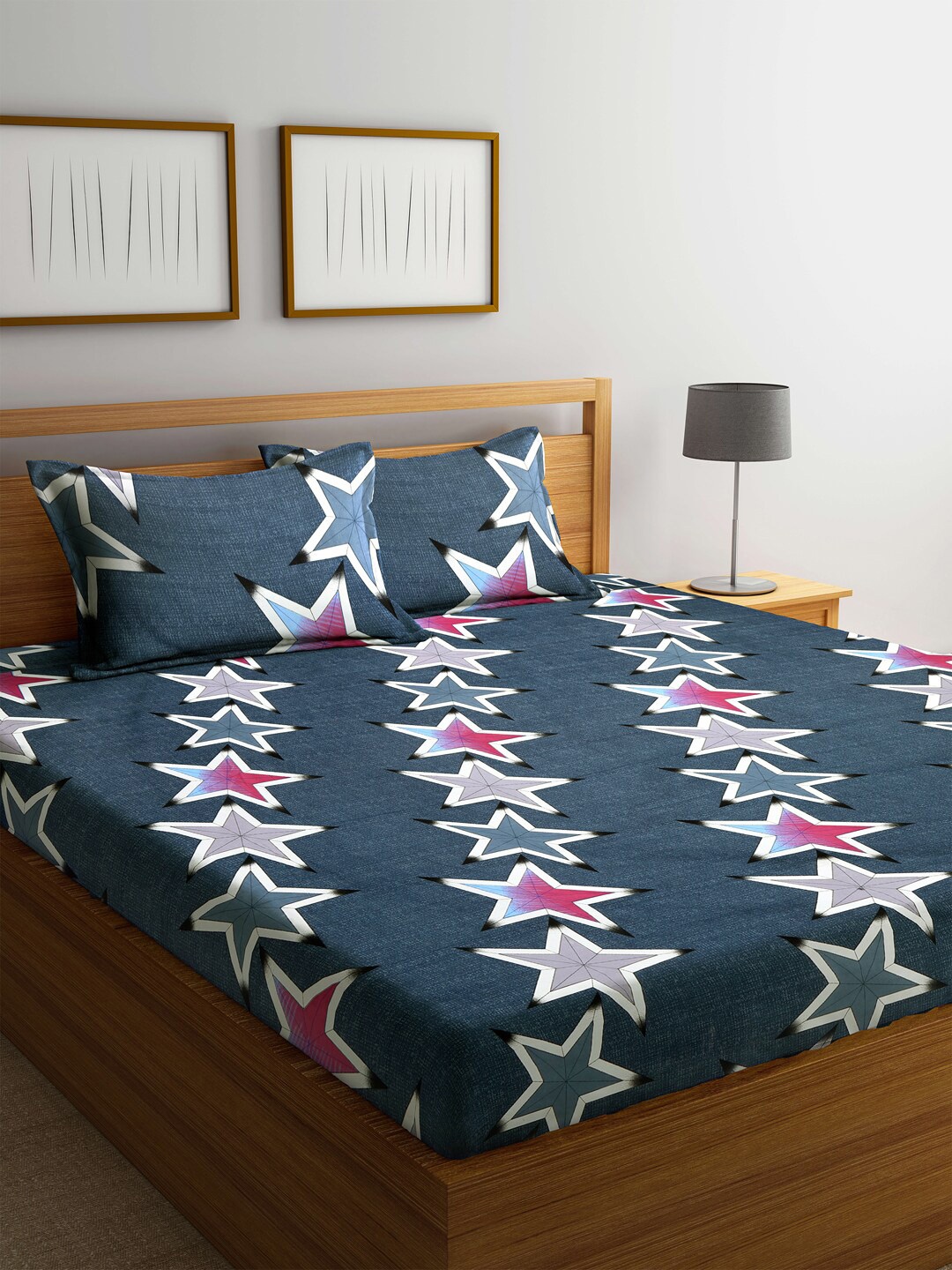 

FABINALIV Grey & White Geometric Printed 300 TC King Bedsheet & 2 Pillow Covers