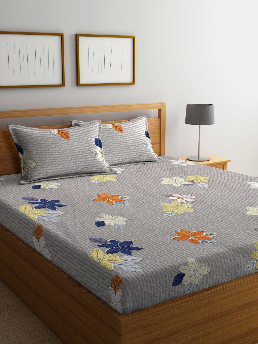 

FABINALIV Beige & Blue Floral 300 TC King Bedsheet With 2 Pillow Covers