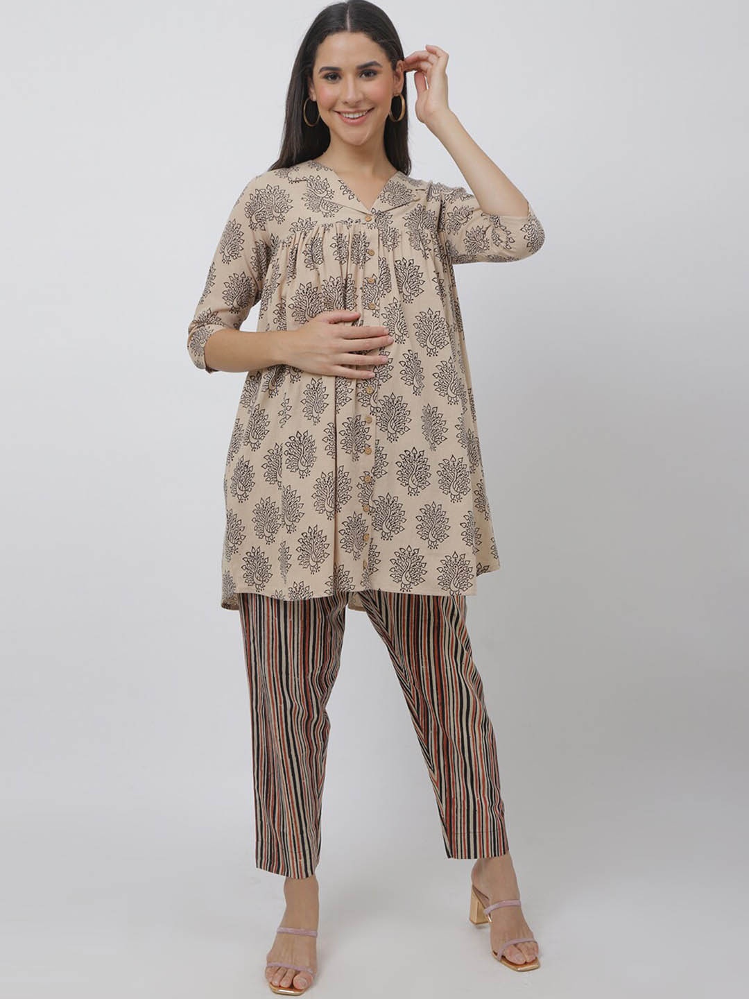

The Mom Store Ethnic Motifs Printed Pure Cotton Maternity Kurta With Trousers, Beige