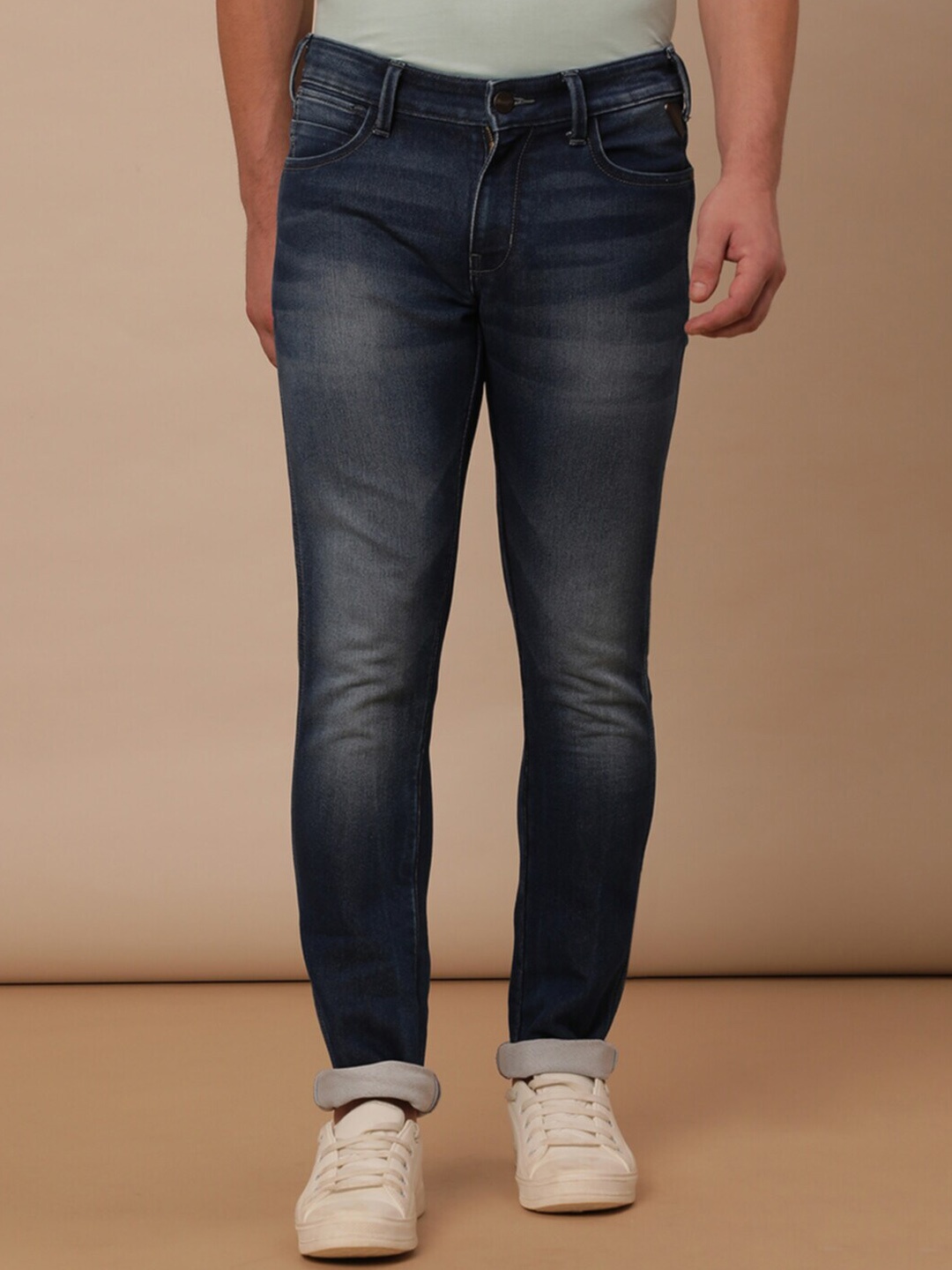 

Wrangler Men Vegas Skinny Fit Clean Look Light Fade Cotton Jeans, Blue