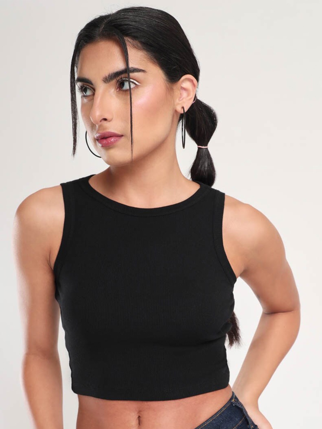 

NOBERO Sleeveless Cotton Fitted Crop Top, Black