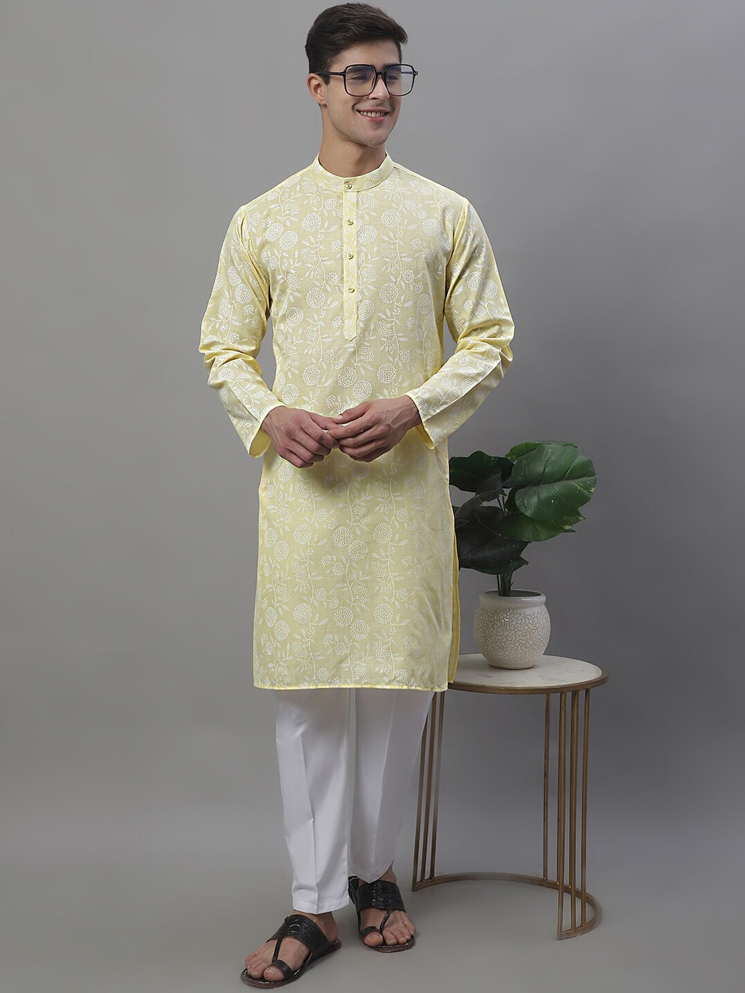 

Anouk Yellow & White Floral Printed Kurta with Pyjamas