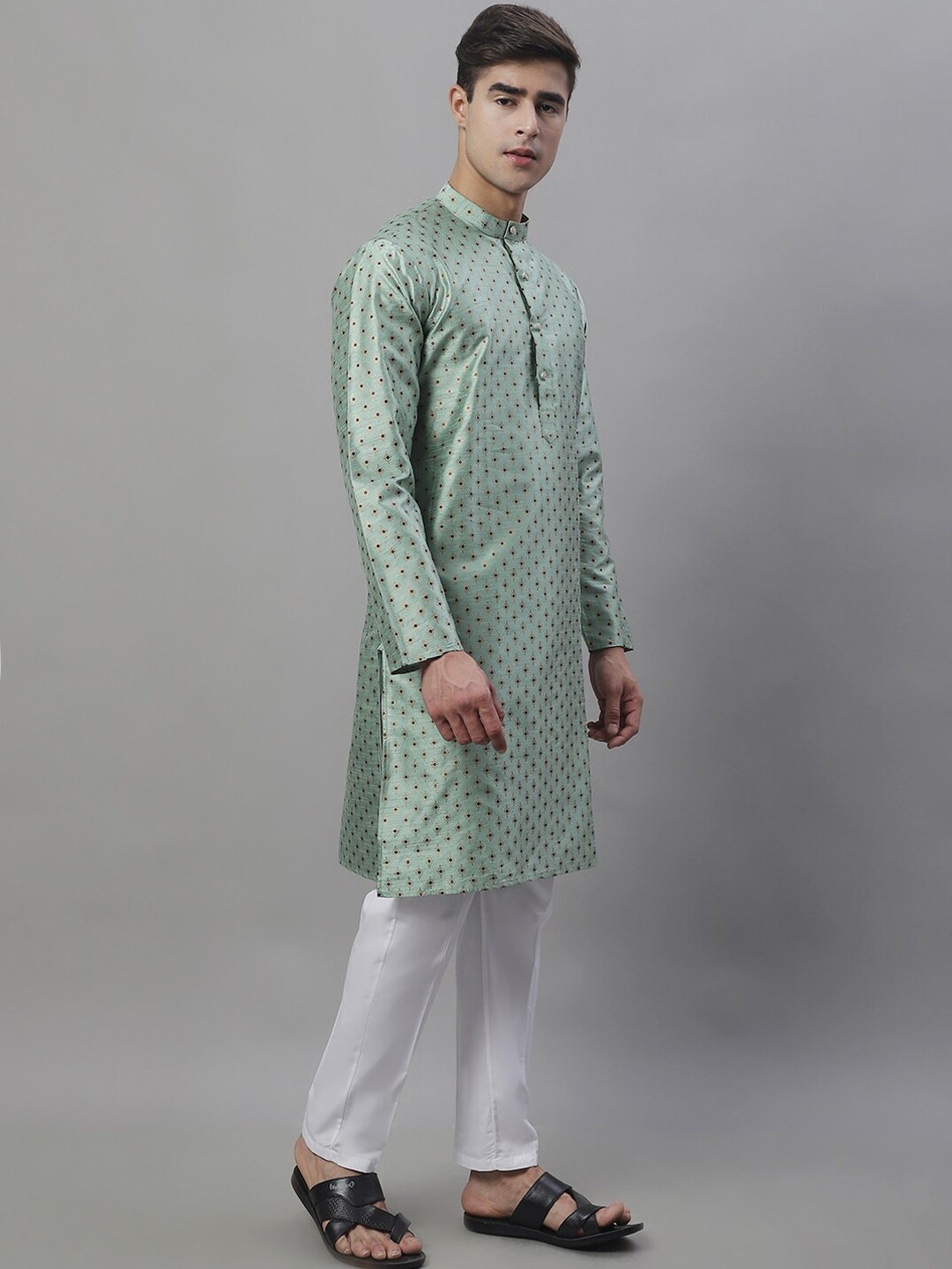 

Anouk Green & White Ethnic Motifs Printed Kurta with Pyjamas