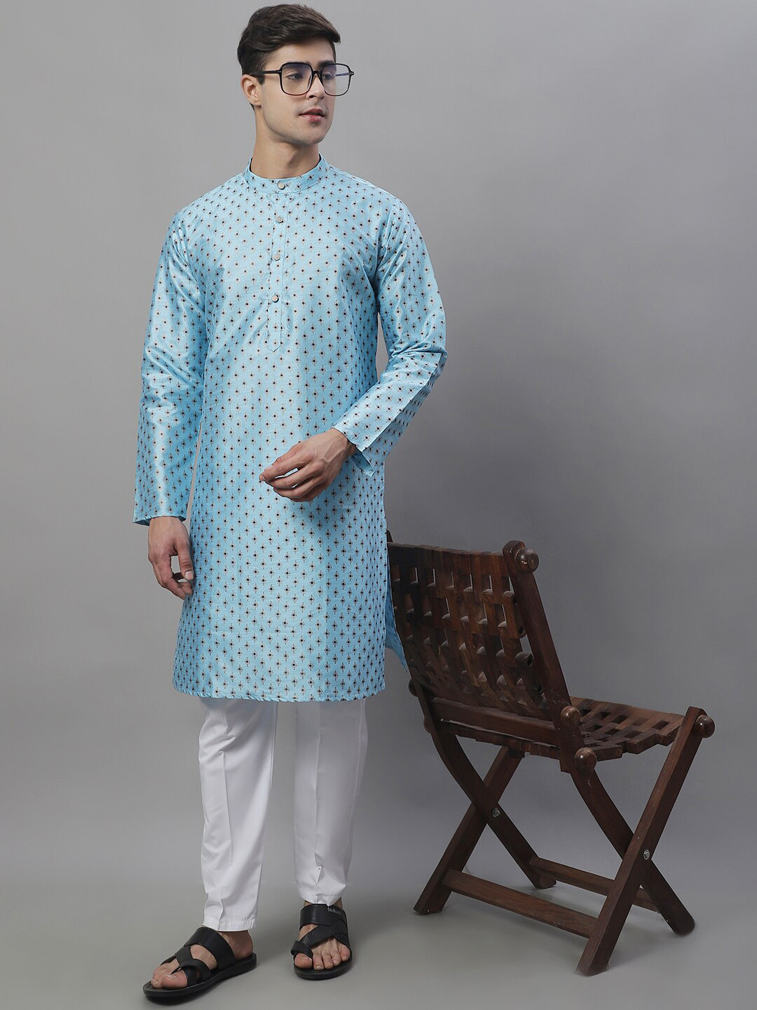 

Anouk Blue & White Ethnic Motifs Printed Straight Kurta with Pyjamas
