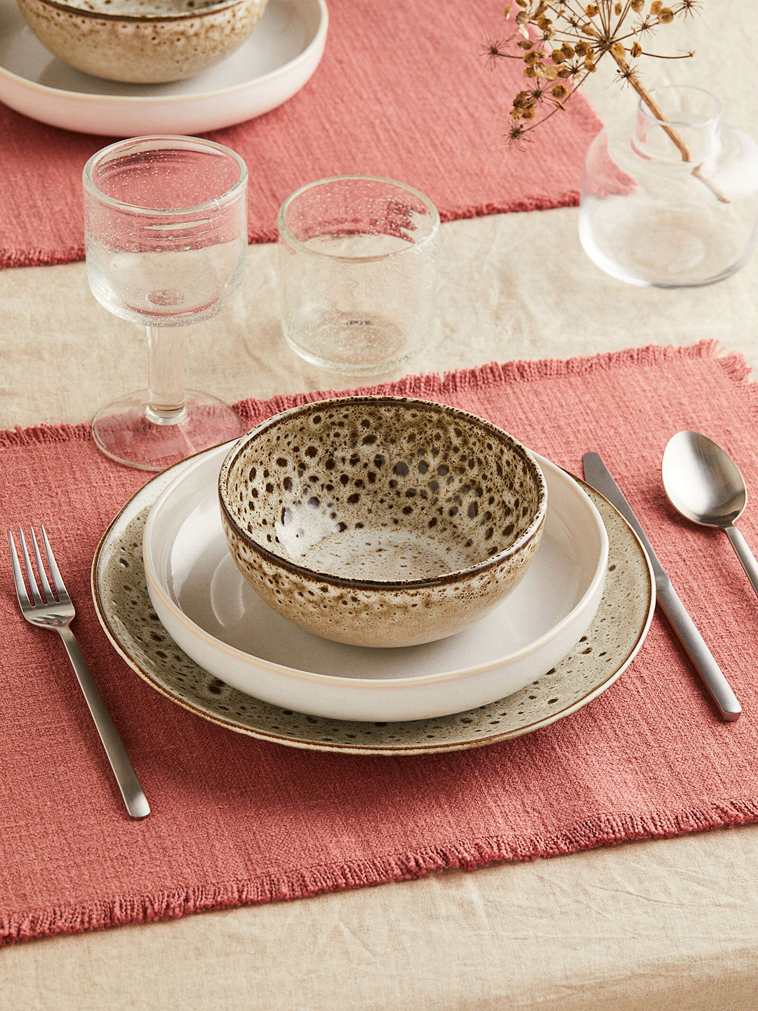 

H&M Red 2-Pack Fringed Place Mats