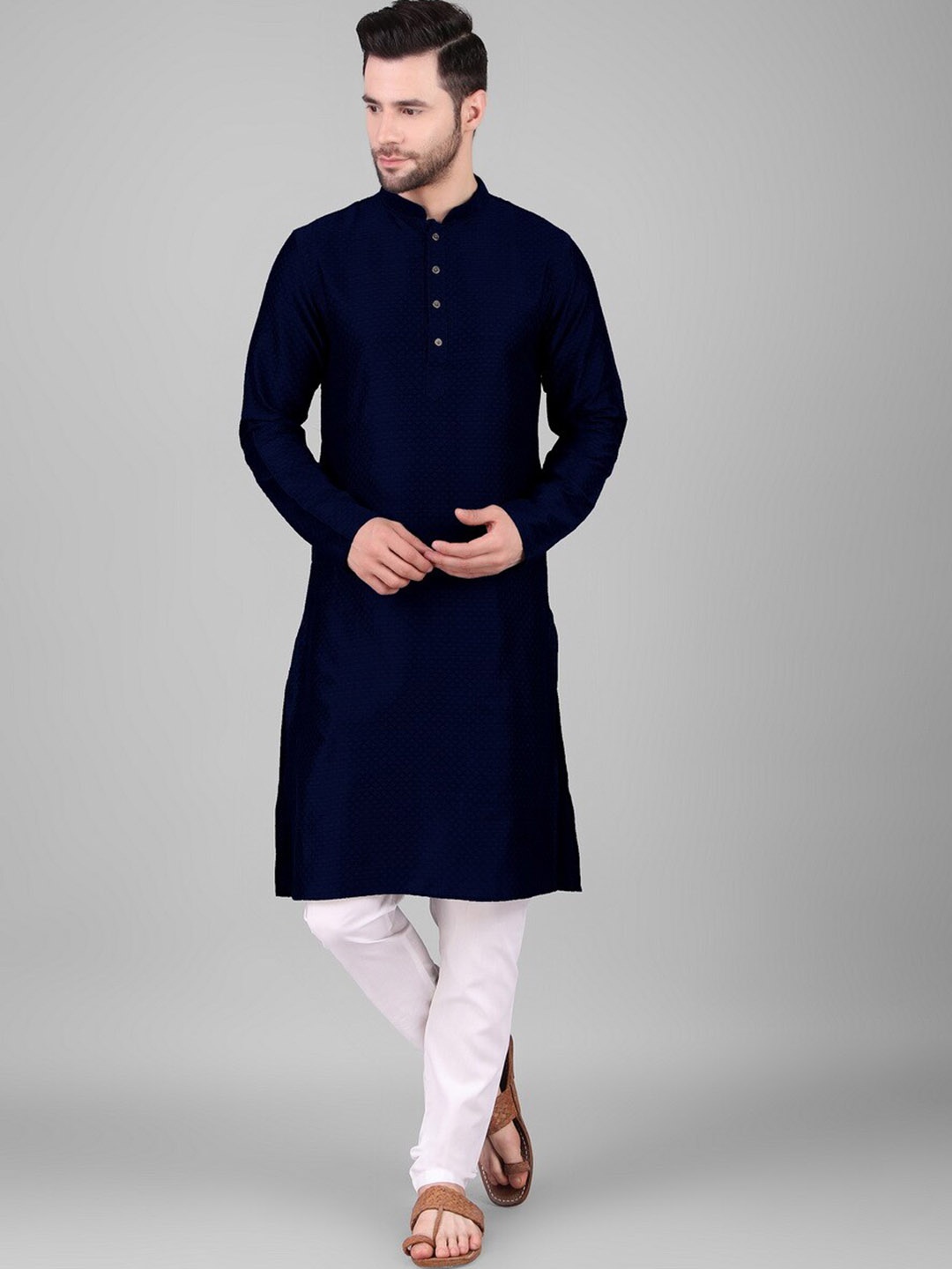 

Cult Indie Mandarin Collar Woven Design Kurta, Navy blue