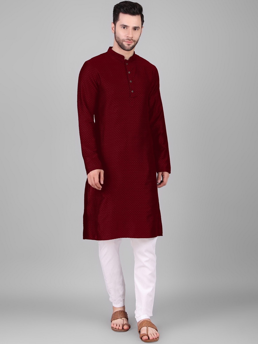

Cult Indie Mandarin Collar Woven Design Kurta, Maroon