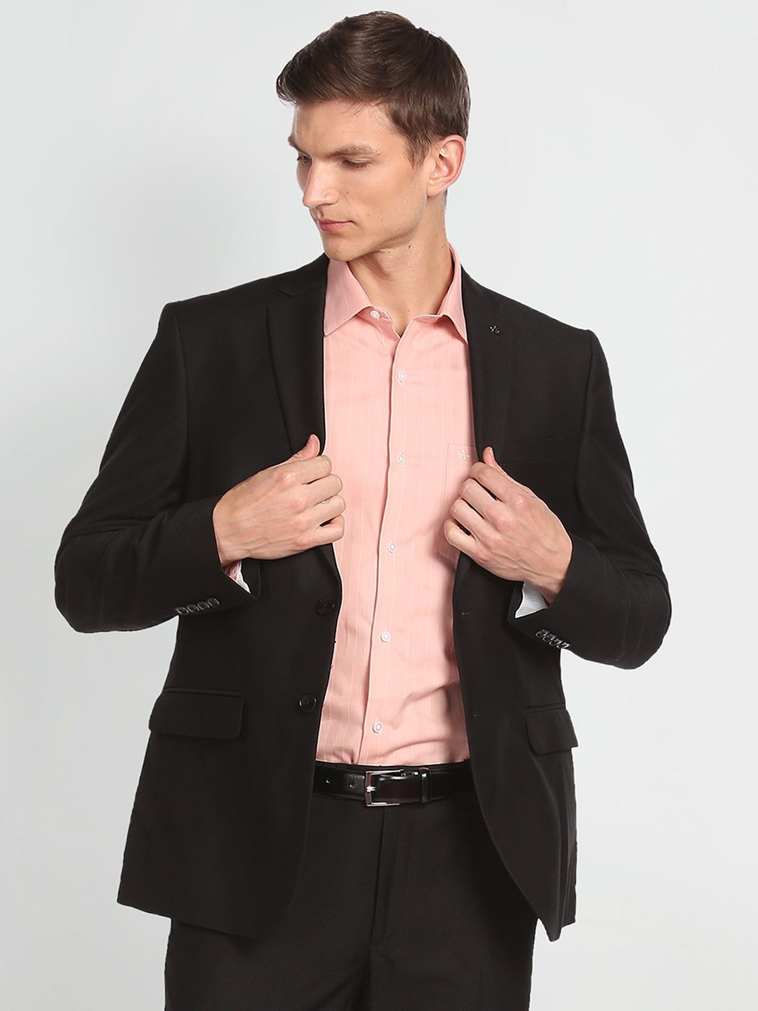 

Arrow Single-Breasted Two Piece Formal Suit, Black