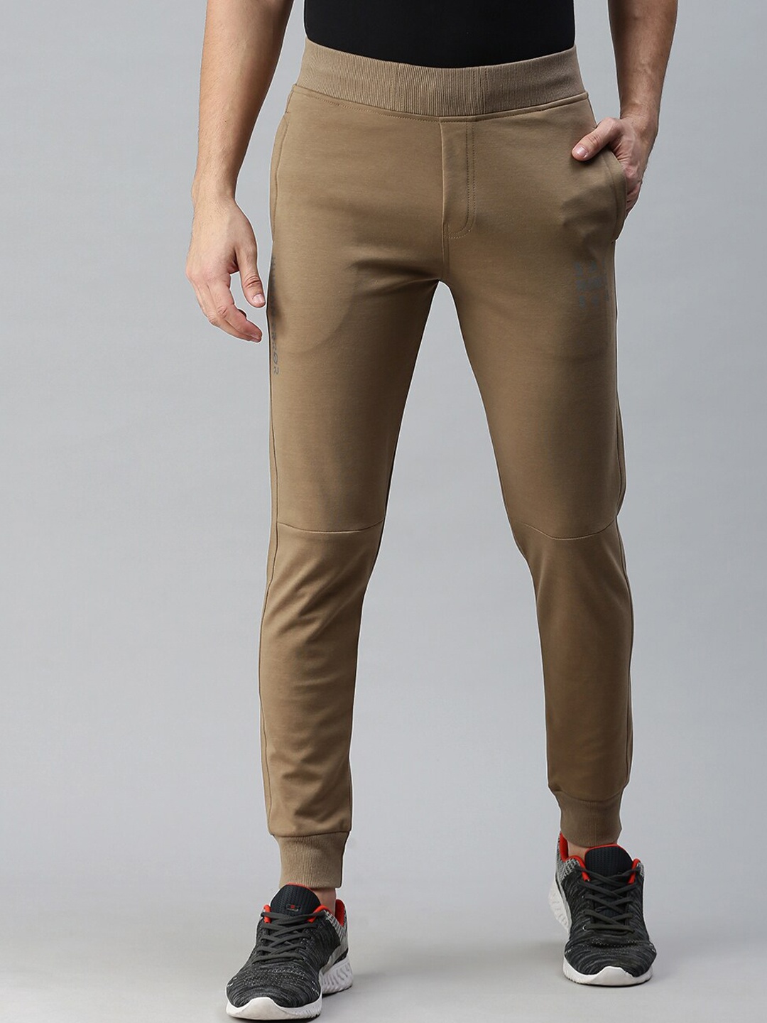 

SHOWOFF Men Mid-Rise Slim-Fit Cotton Joggers, Khaki
